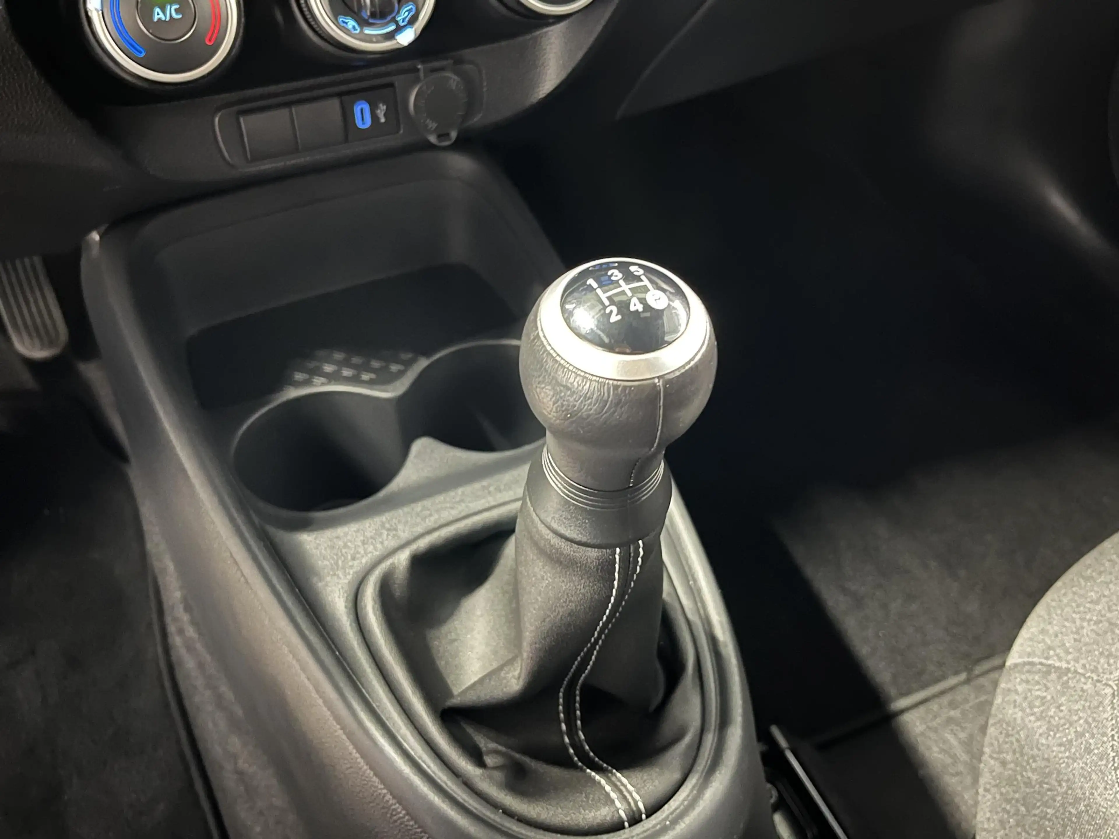 Toyota Aygo X 1.0 VVT-i MT Play — photo 14