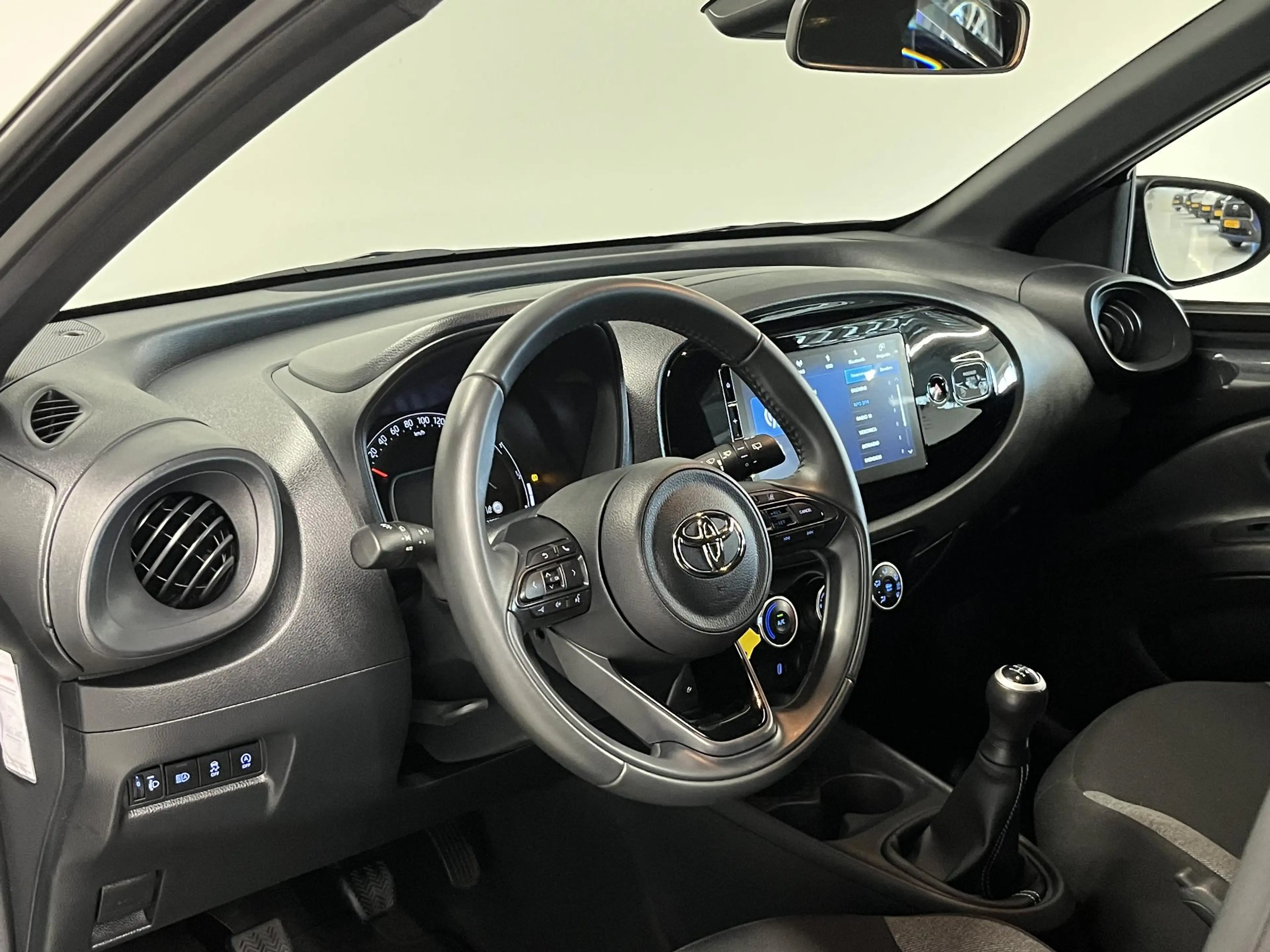 Toyota Aygo X 1.0 VVT-i MT Play — photo 13