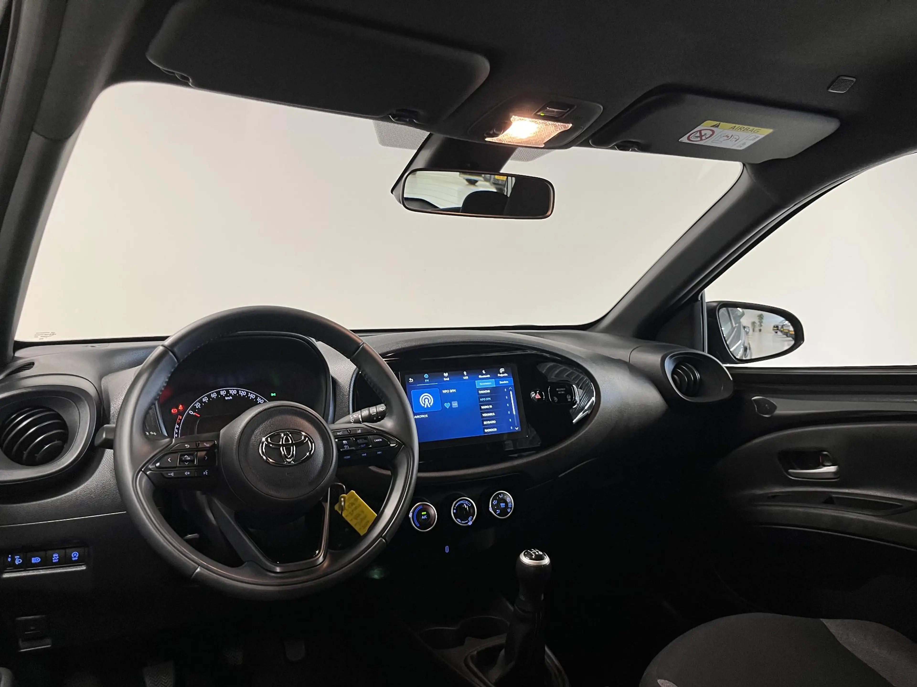 Toyota Aygo X 1.0 VVT-i MT Play — photo 8