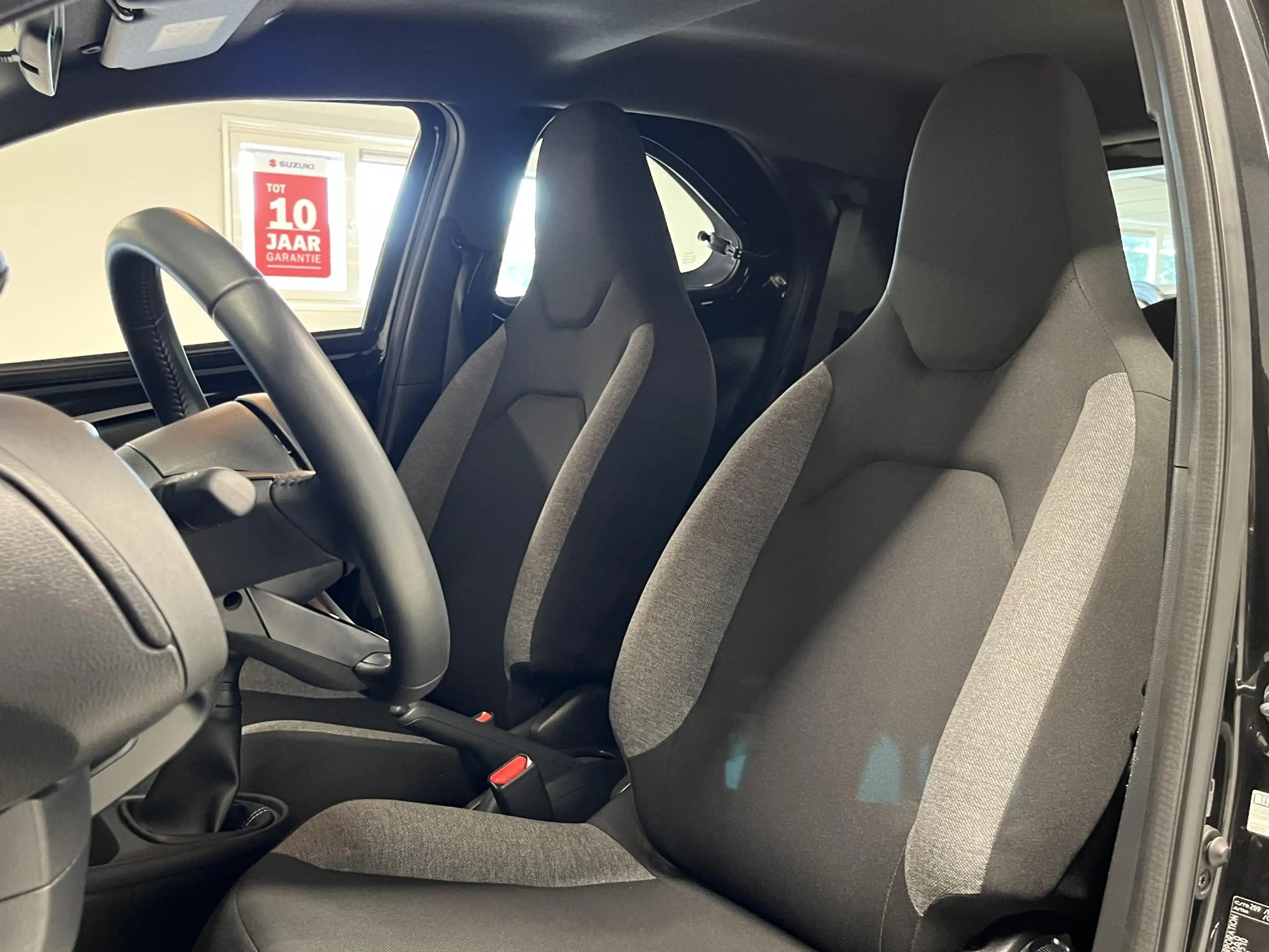 Toyota Aygo X 1.0 VVT-i MT Play — photo 9