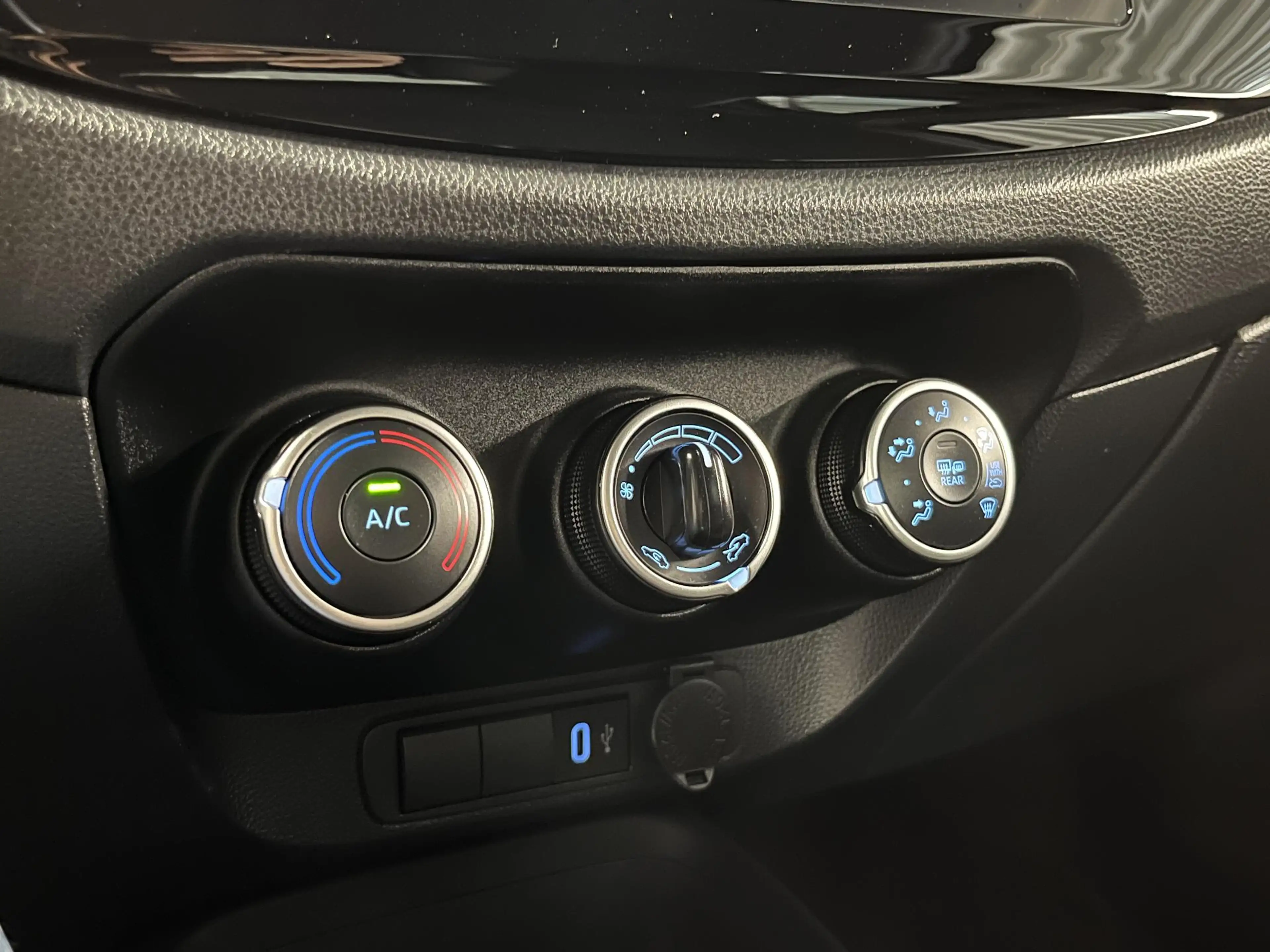 Toyota Aygo X 1.0 VVT-i MT Play — photo 15
