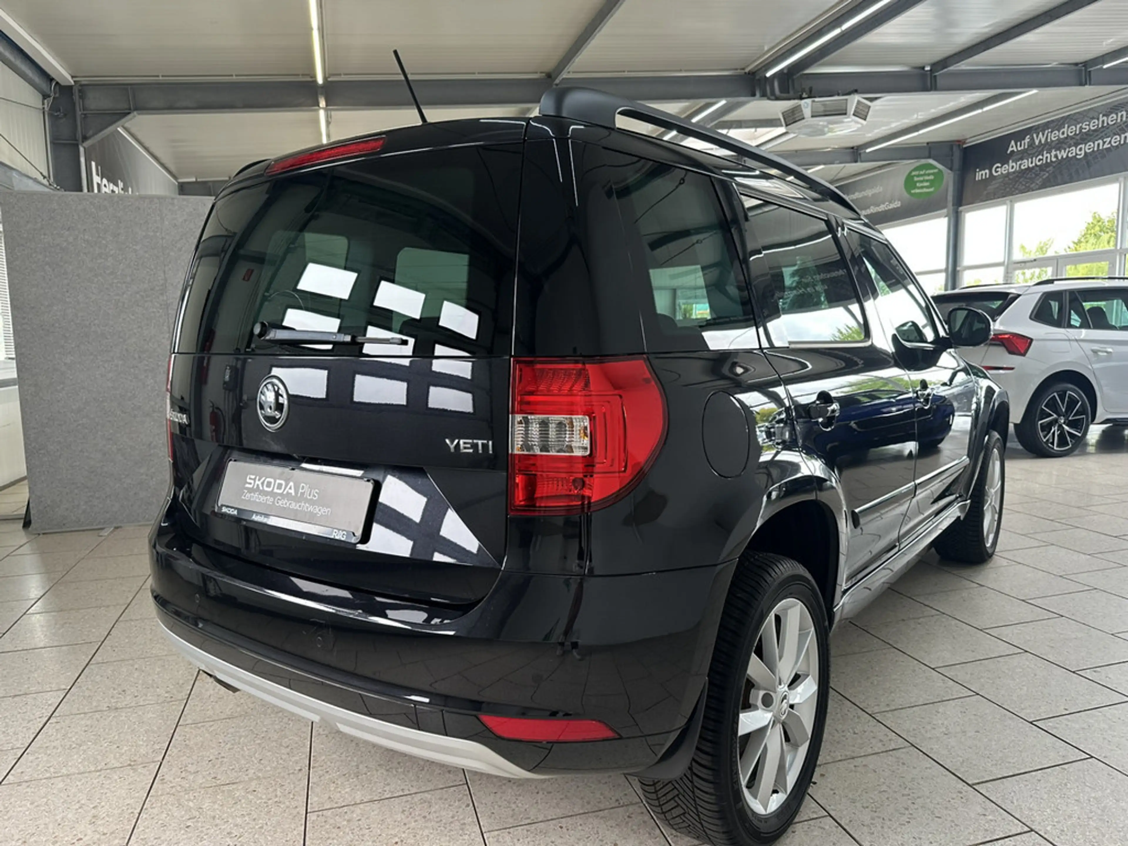 Skoda Yeti 1.4 TSI DSG Style Green tec XENON NAVI — photo 7