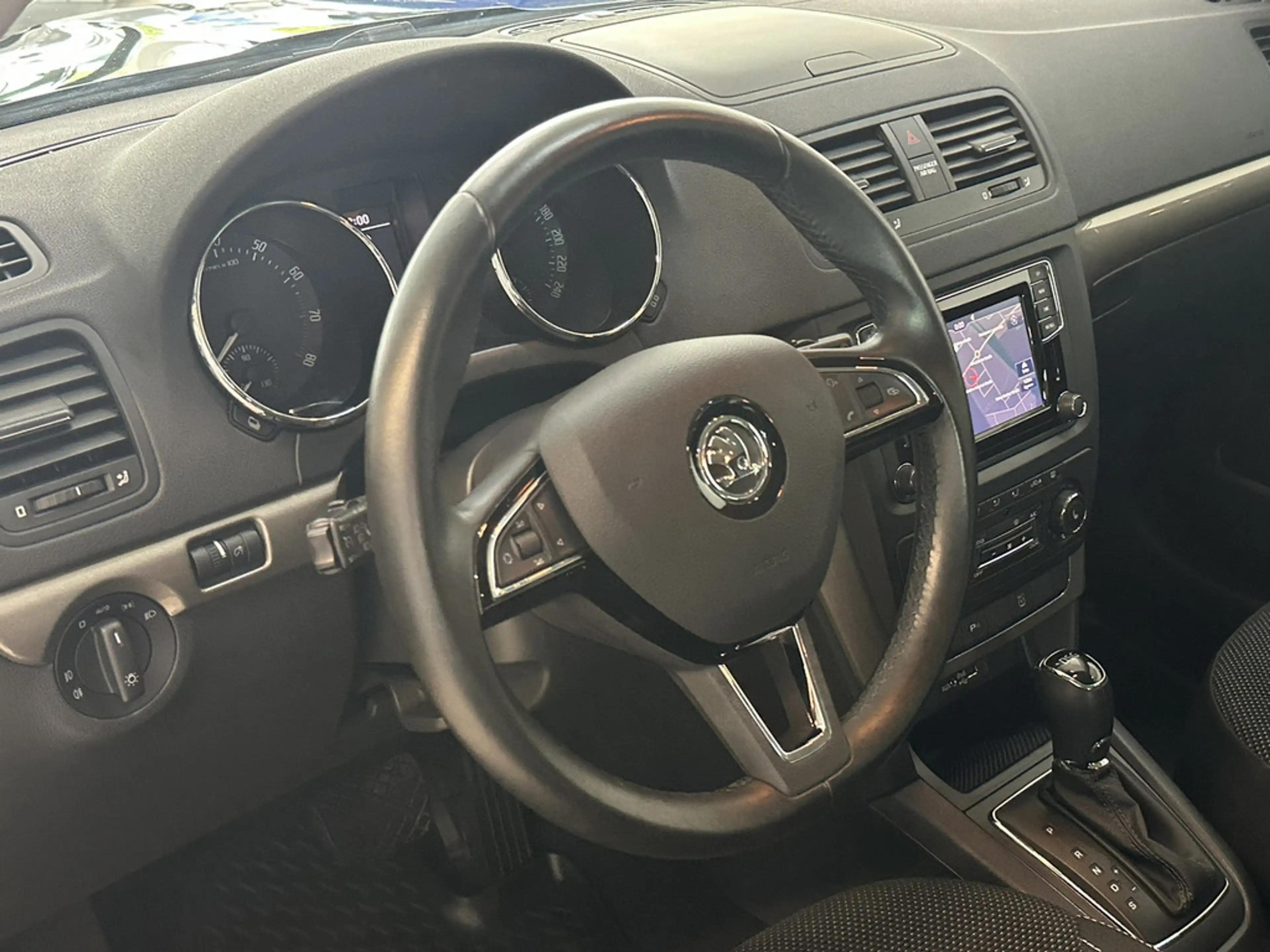Skoda Yeti 1.4 TSI DSG Style Green tec XENON NAVI — photo 14