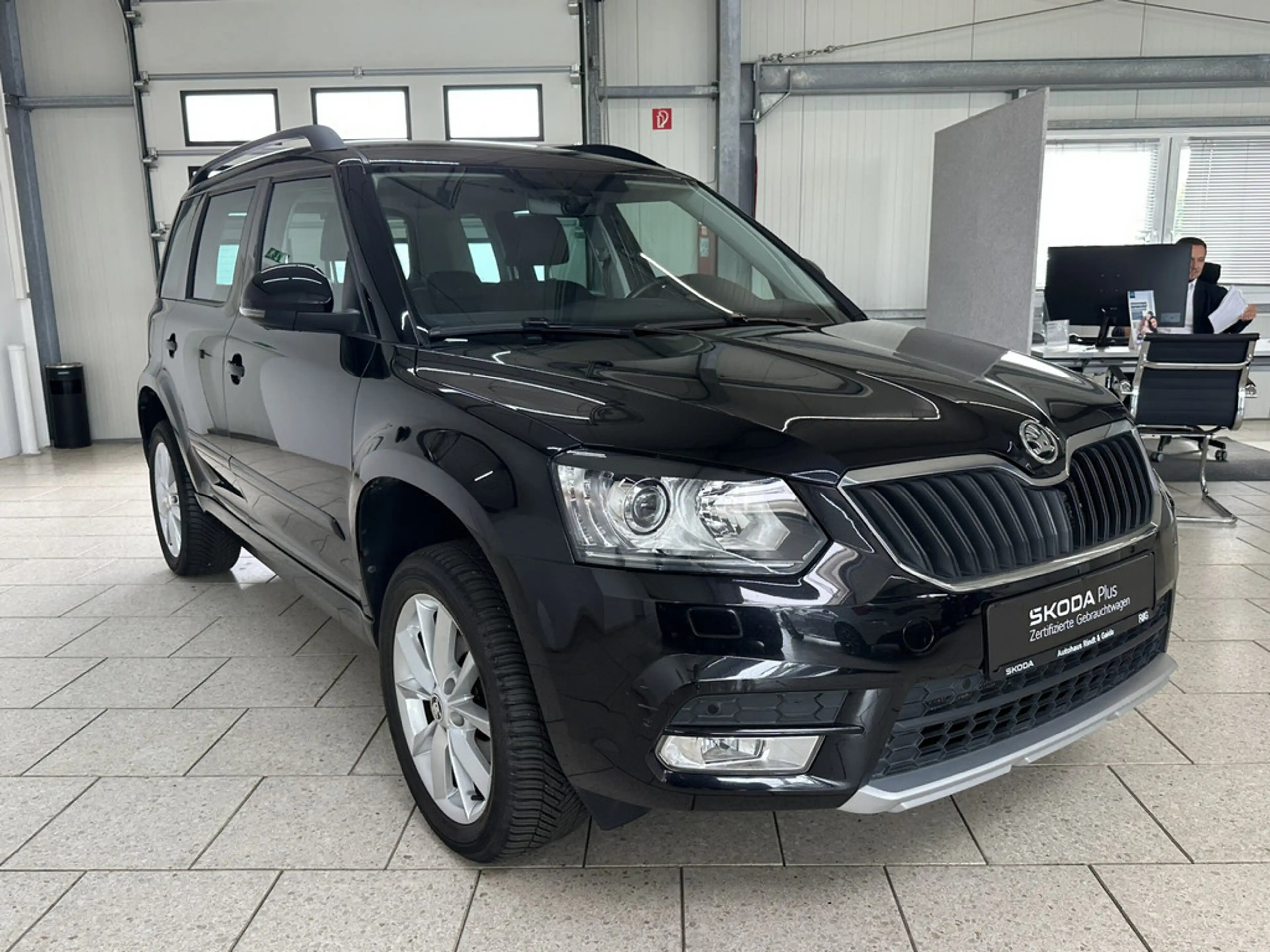 Skoda Yeti 1.4 TSI DSG Style Green tec XENON NAVI — photo 8