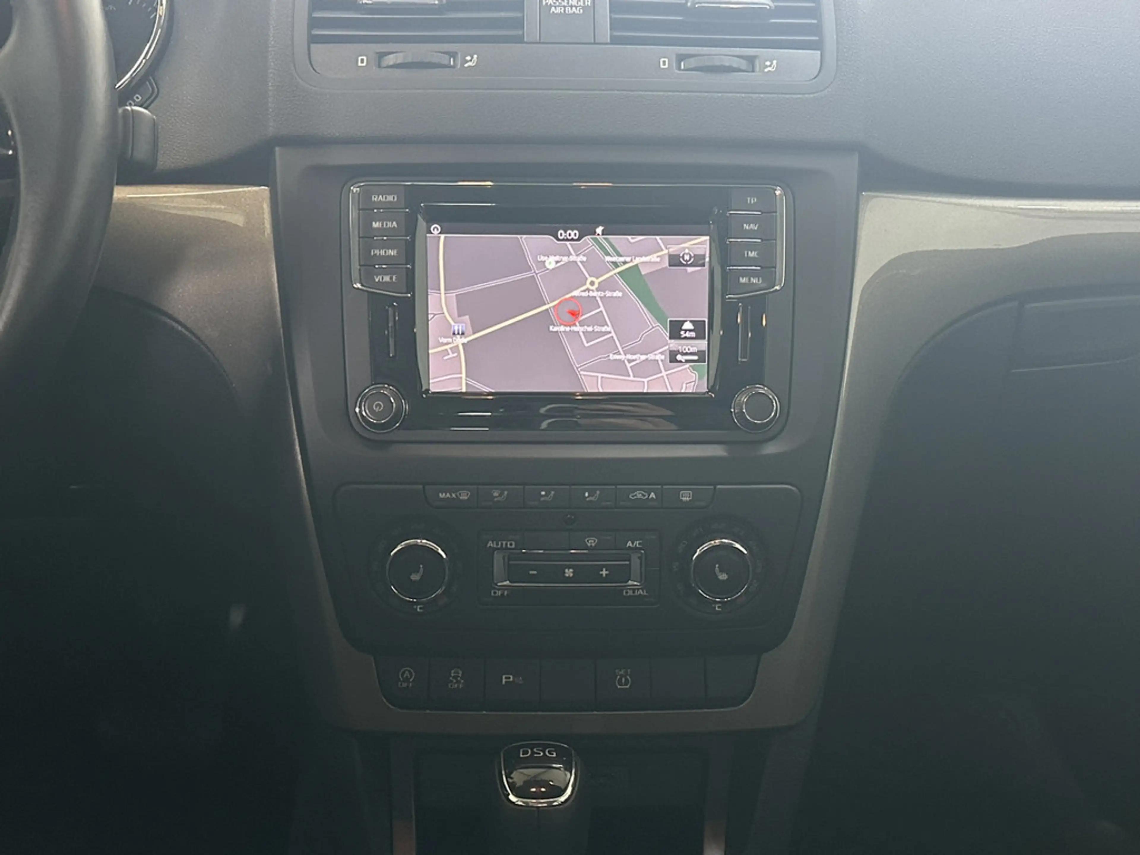 Skoda Yeti 1.4 TSI DSG Style Green tec XENON NAVI — photo 2