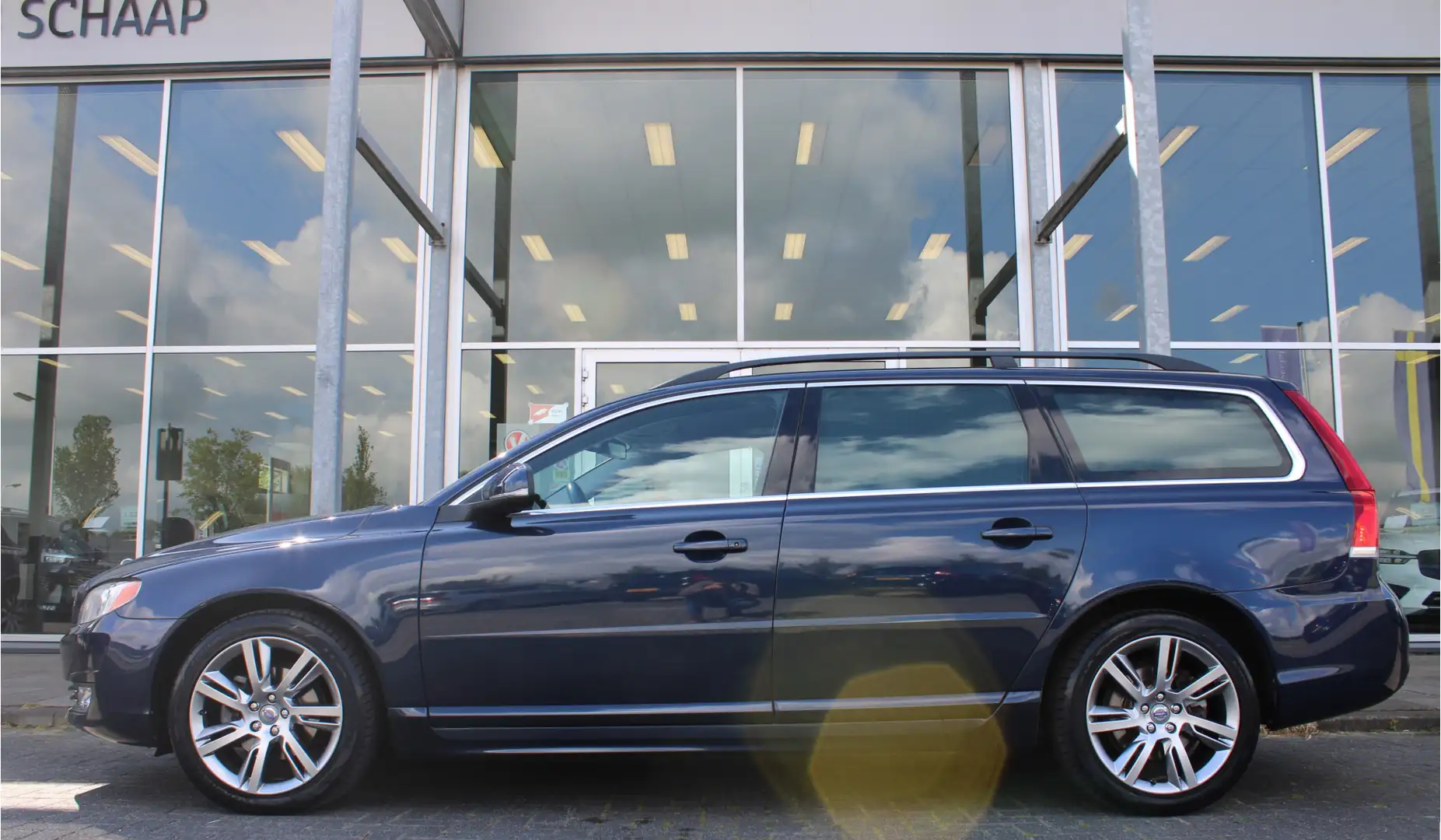 Volvo V70 T4 Automaat Nordic+ | Afn. Trekhaak | Verw. Voorst Azul - 2