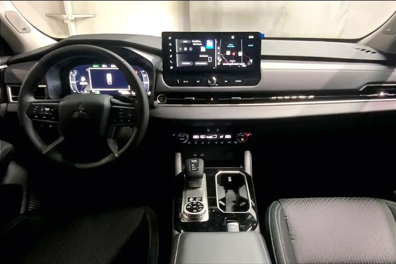 Mitsubishi Outlander снимка Mitsubishi Outlander