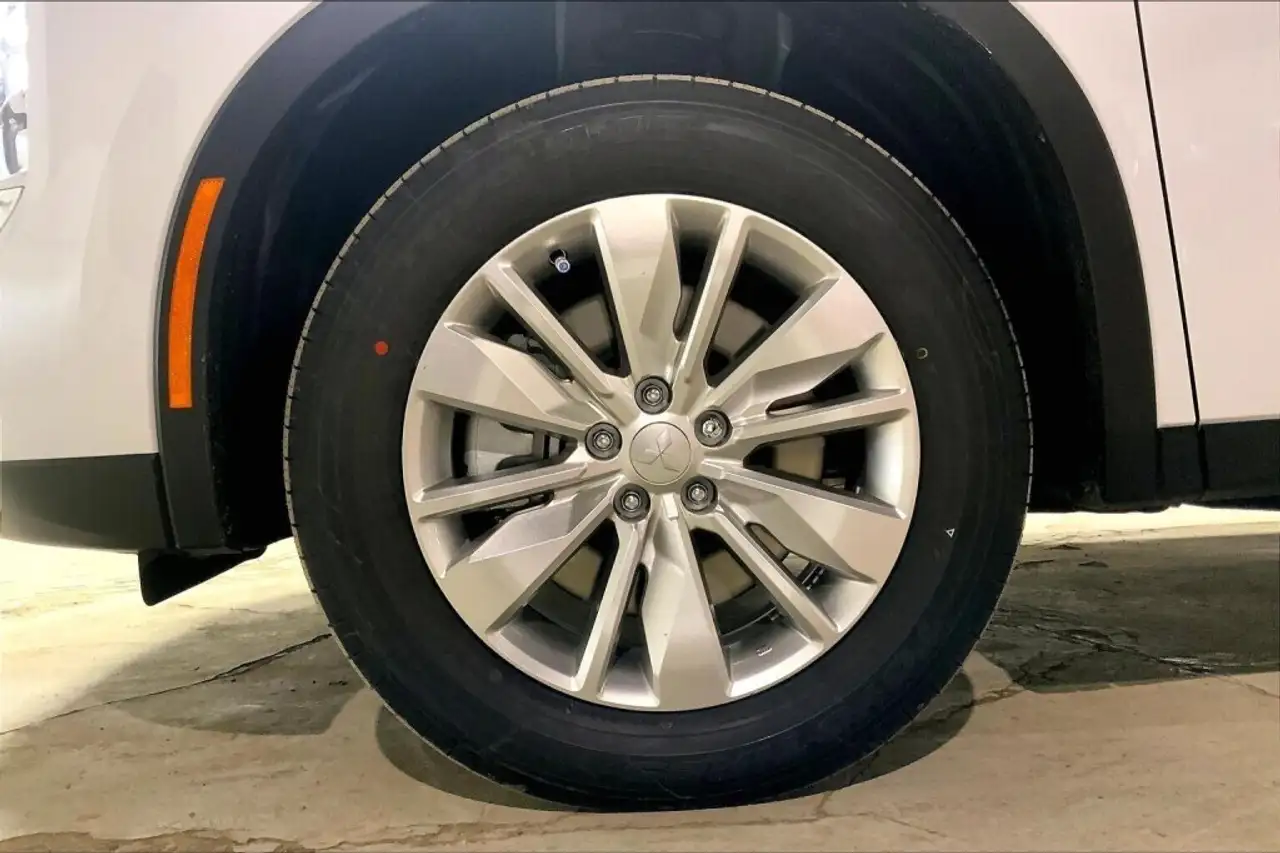 Mitsubishi Outlander снимка Mitsubishi Outlander