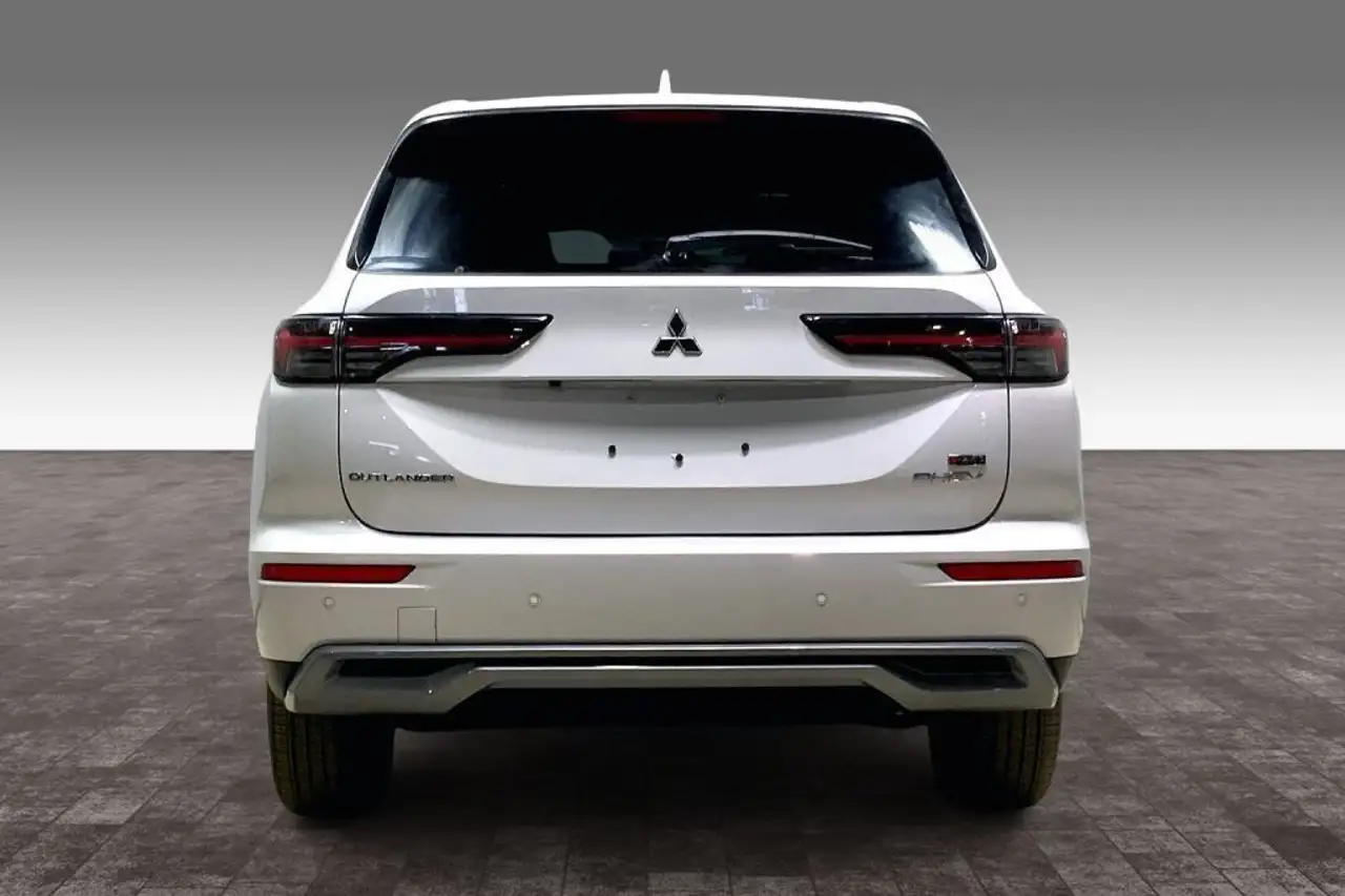 Mitsubishi Outlander снимка Mitsubishi Outlander