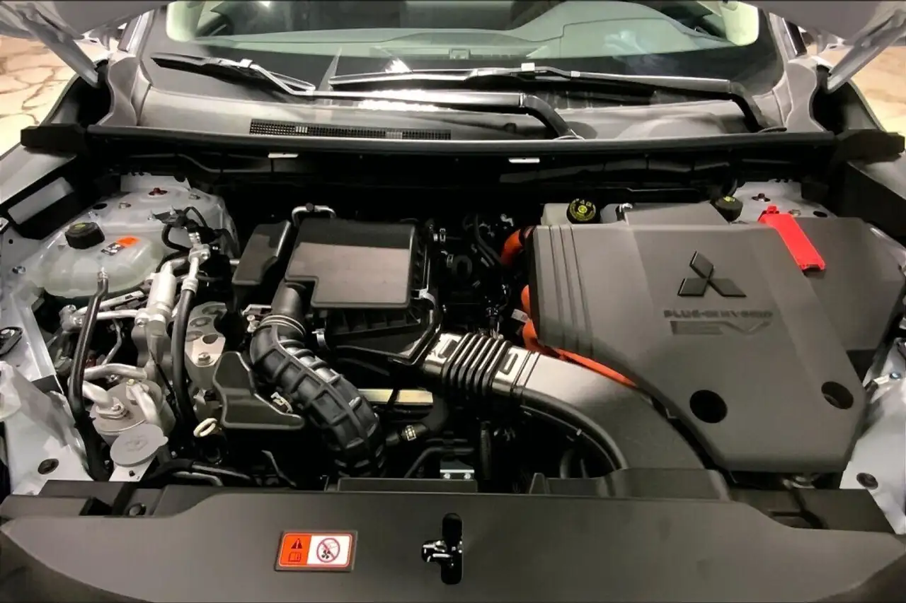 Mitsubishi Outlander снимка Mitsubishi Outlander
