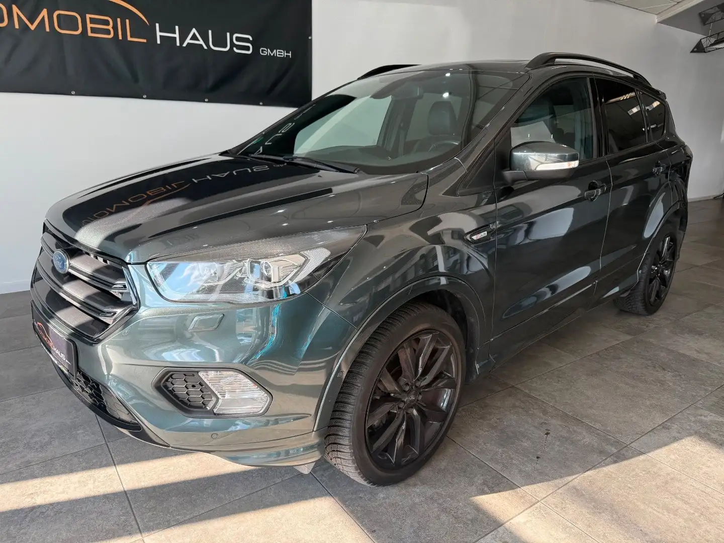 Ford Kuga 2.0 TDCi ST-Line 4x4 *AHK*PANO*ACC*RFK* Grün - 1