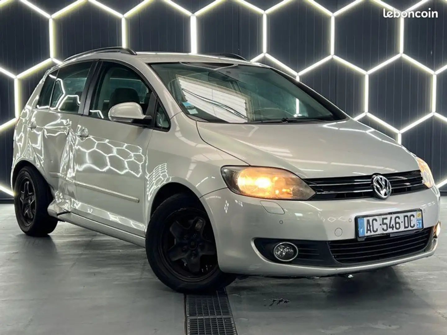 Volkswagen Golf Plus 6 2l phase 2 tdi Gris - 1