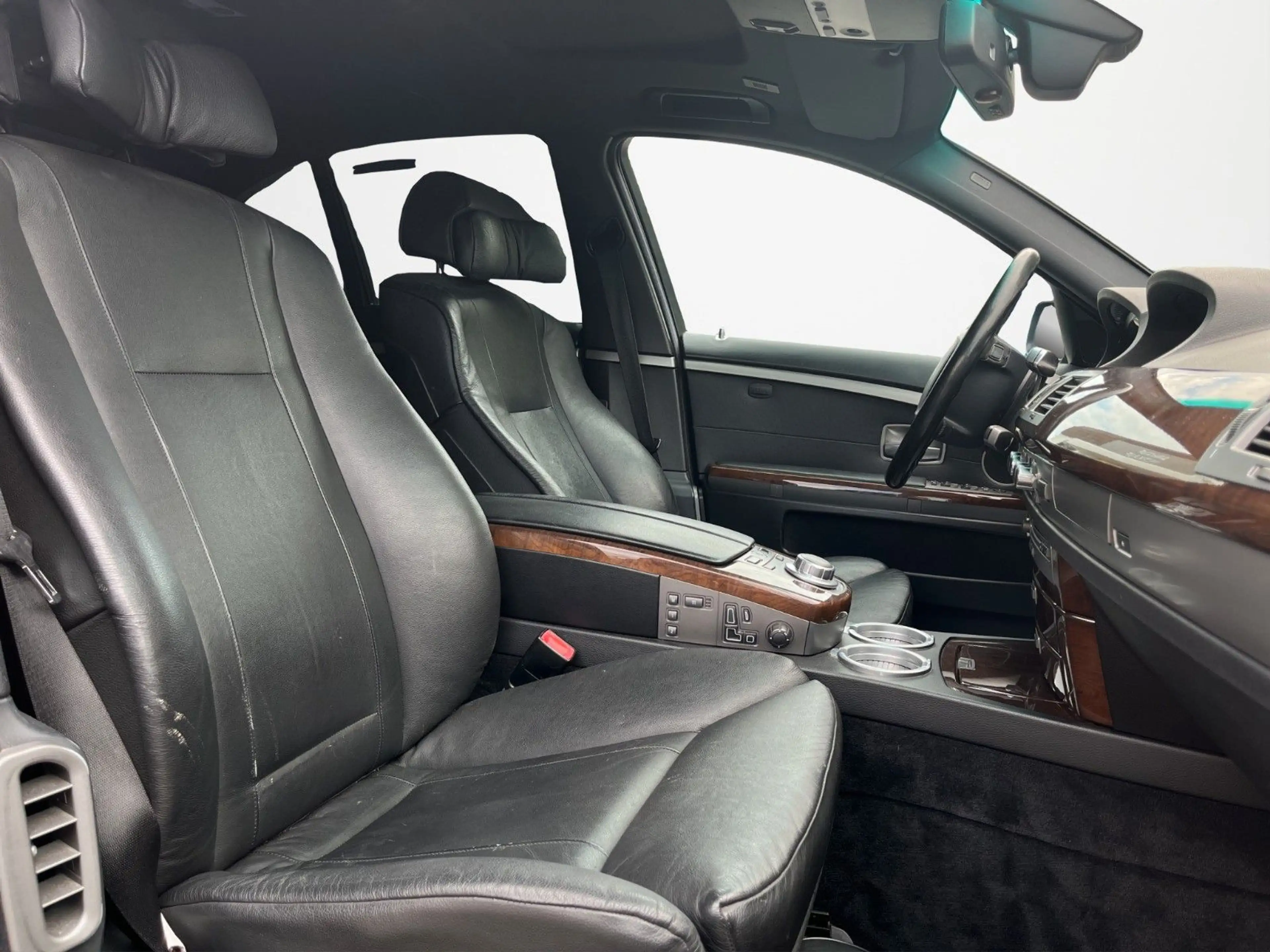BMW 750 I KEYLESS-GO! SHADOW-LINE! STAND-HZ! SOFT-CL! — photo 9