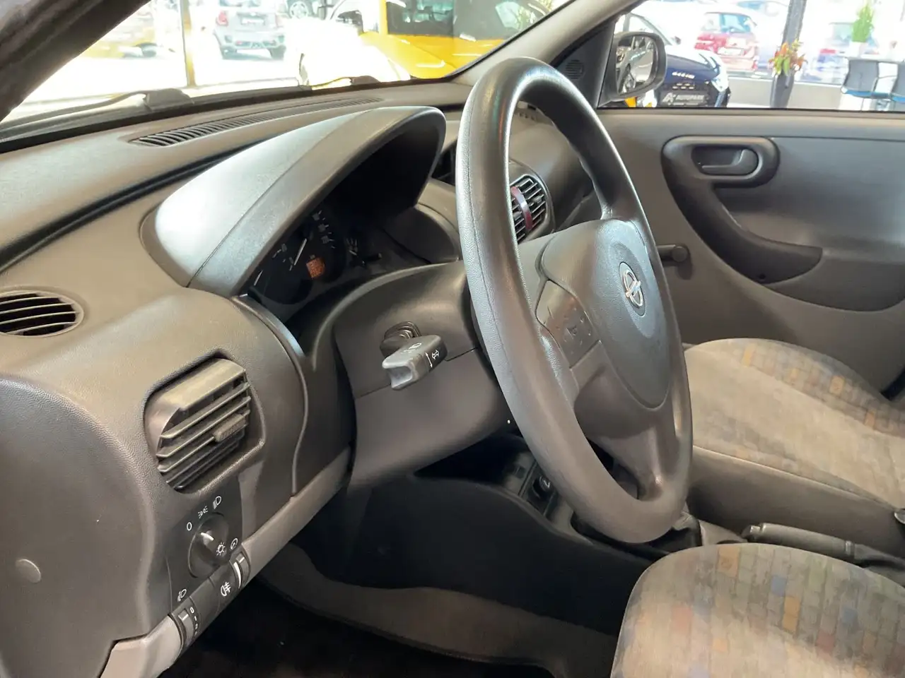 Opel Corsa 1.0 Alu Klima TÜV 05/2028 100tkm, foto 9