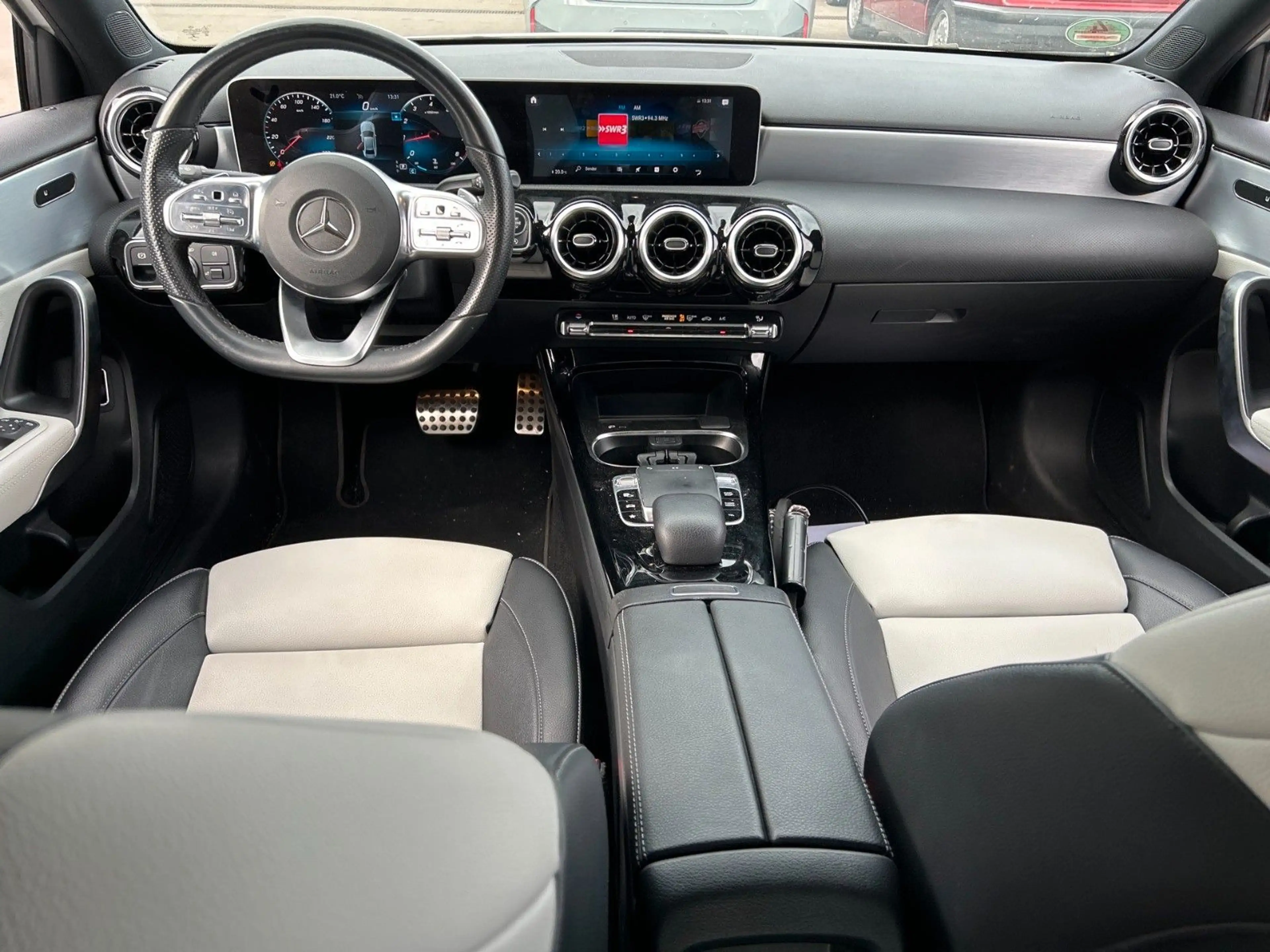 Mercedes-Benz A 200 A Limousine AMG*kamera*Leder* — photo 4