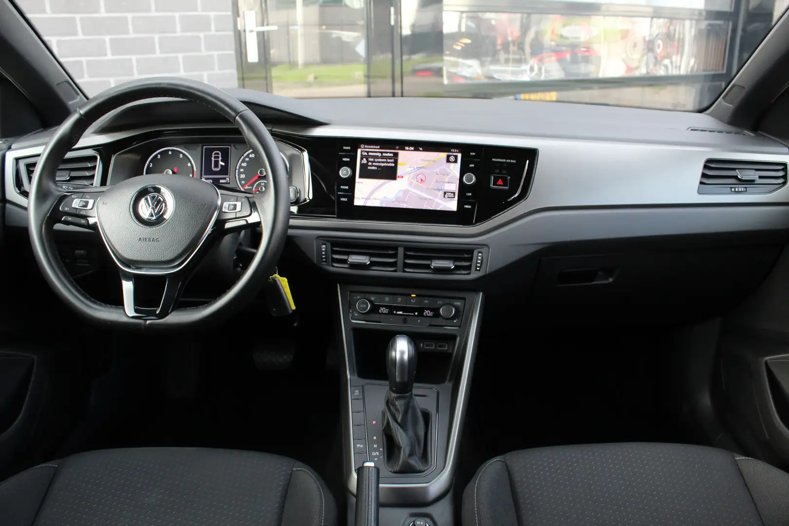 Volkswagen Polo 1.0 TSI Highline / Carplay / Automaat / Stoelverwa Grijs - 2