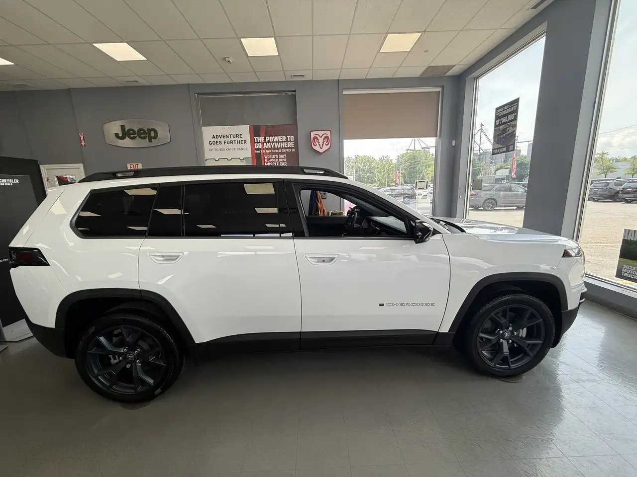 Jeep Cherokee photo Jeep Cherokee