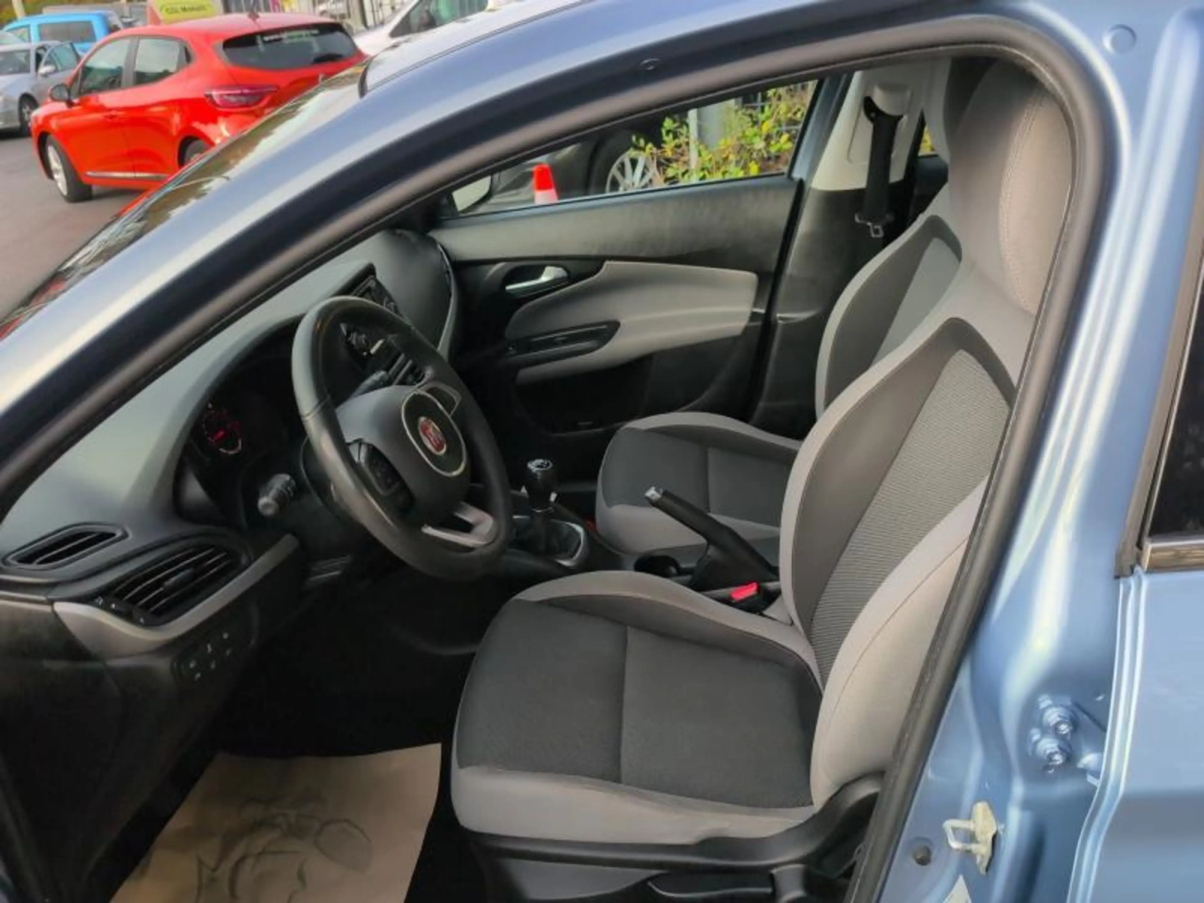 Fiat Tipo Berline 1.3d 95cv Bleu 07/16 Airco GPS Bluetooth — photo 7