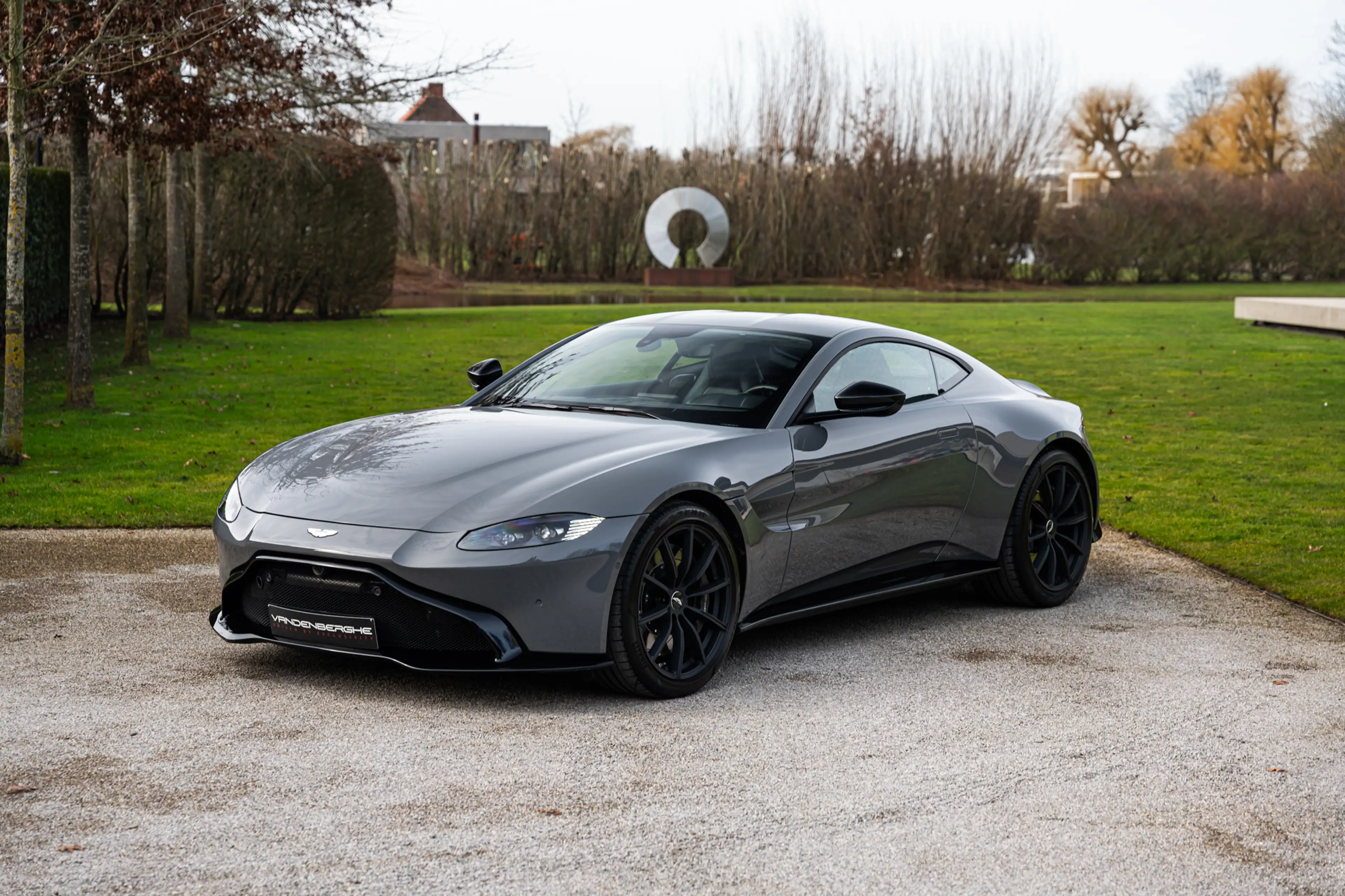 Aston Martin V8 360° / SEAT VENT / MEMORY SEATS / ONLY 21200 KM — photo 3