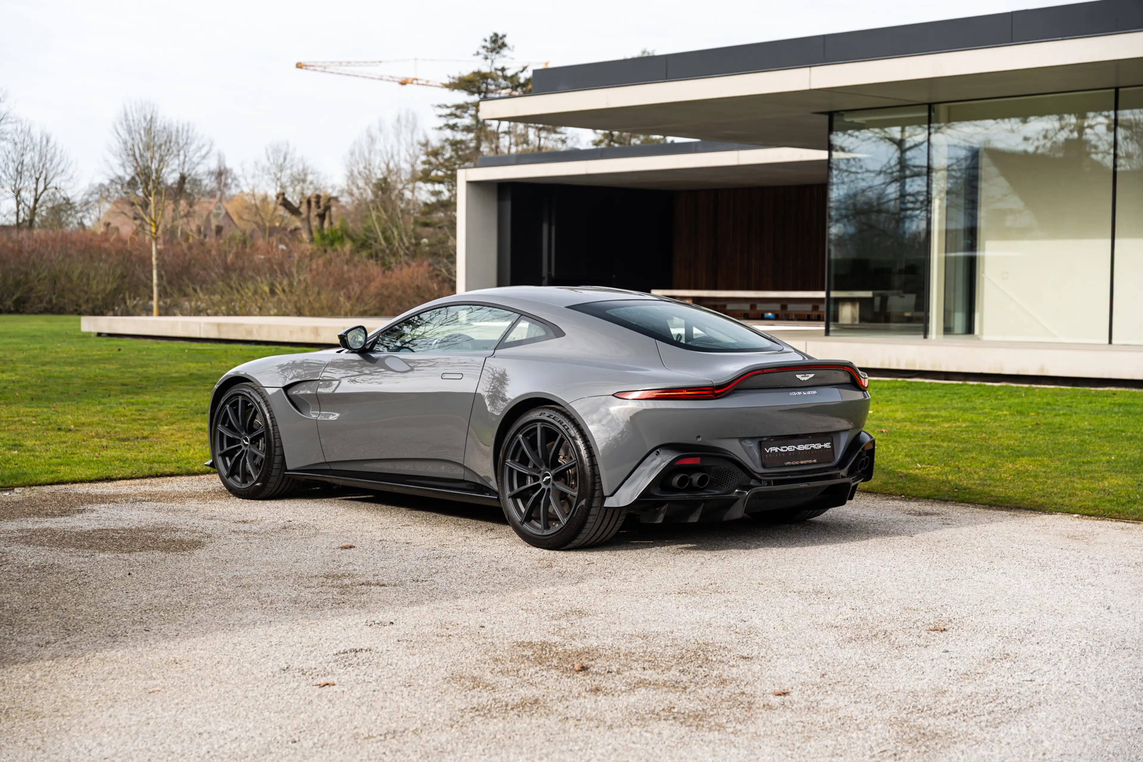 Aston Martin V8 360° / SEAT VENT / MEMORY SEATS / ONLY 21200 KM — photo 5