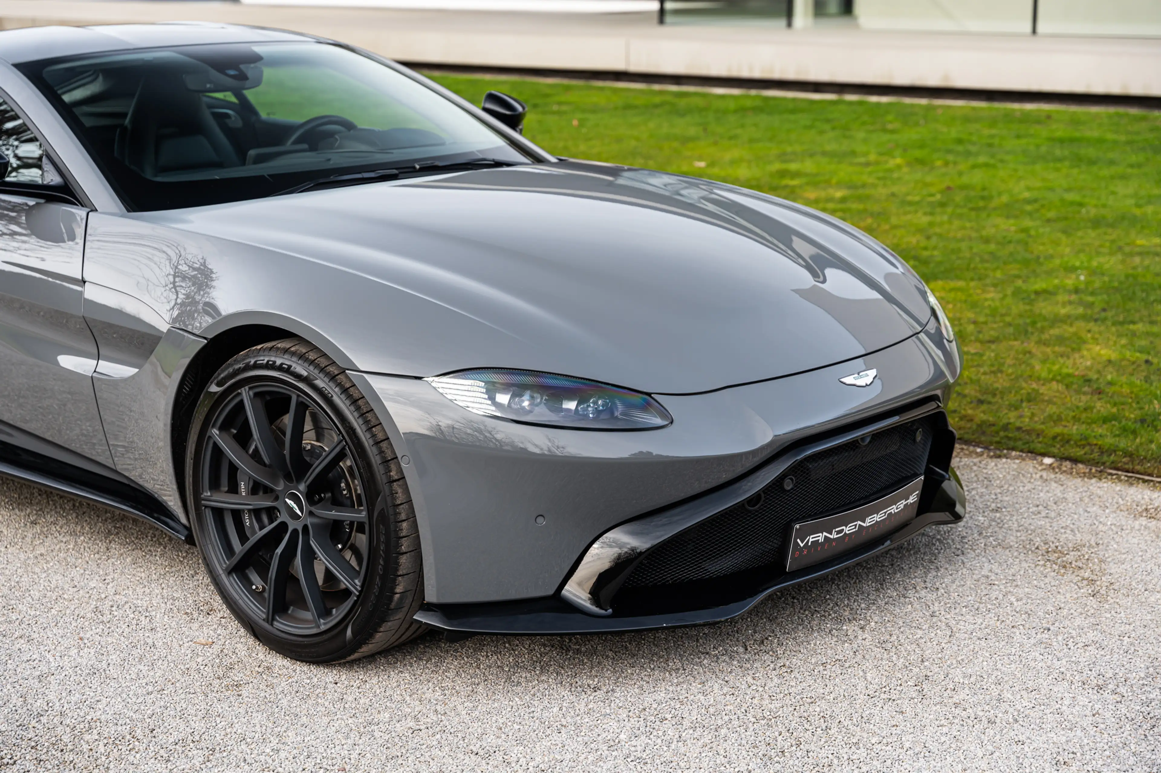 Aston Martin V8 360° / SEAT VENT / MEMORY SEATS / ONLY 21200 KM — photo 10
