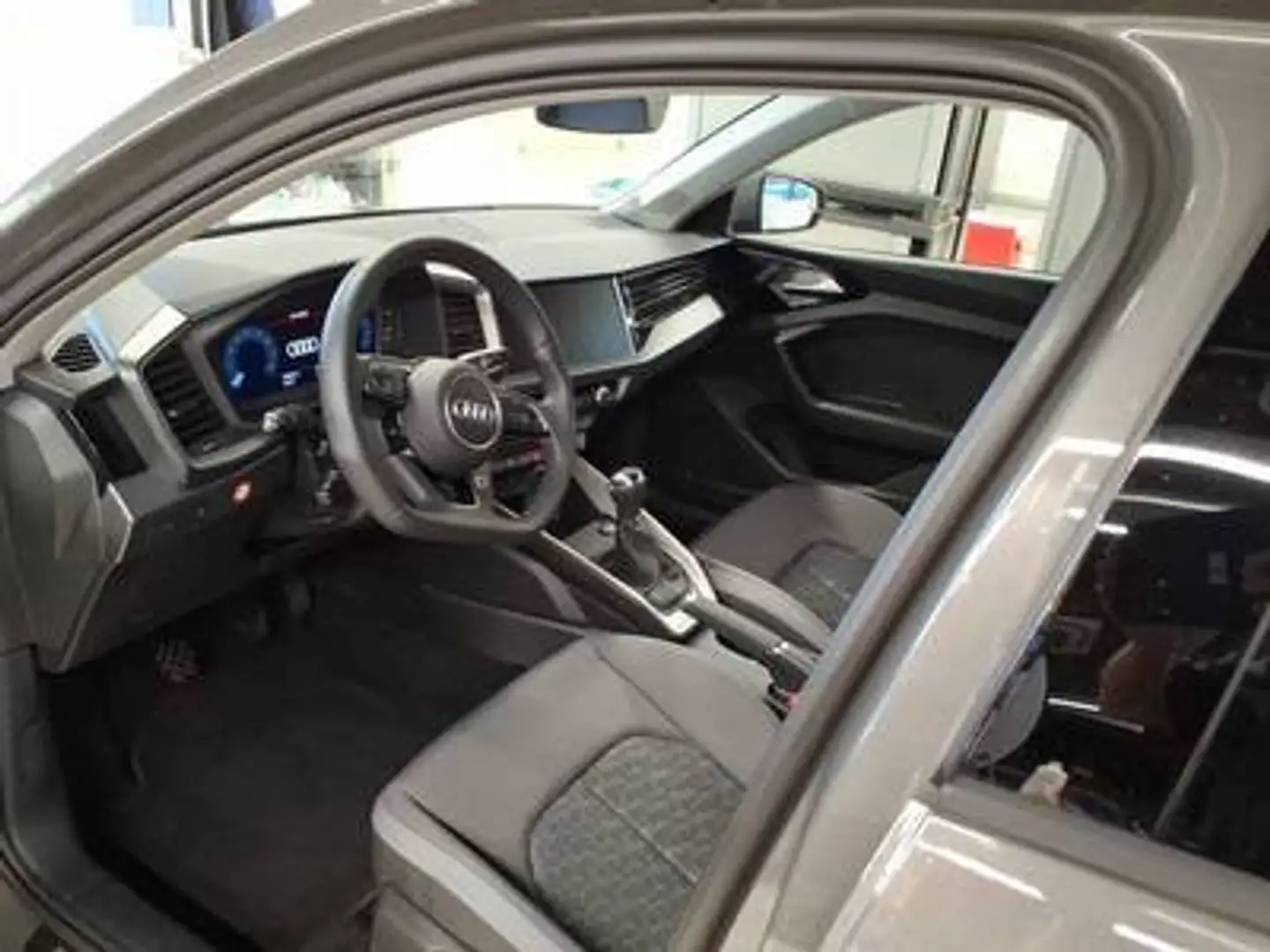 Audi A1 S line 25 TFSI +VIRTUAL+OPTIK+DAB+ Grau - 2