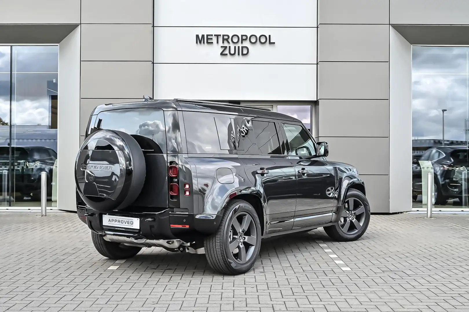 Land Rover Defender 110 P300e X-Dynamic SE/GEEN IN Grijs - 2
