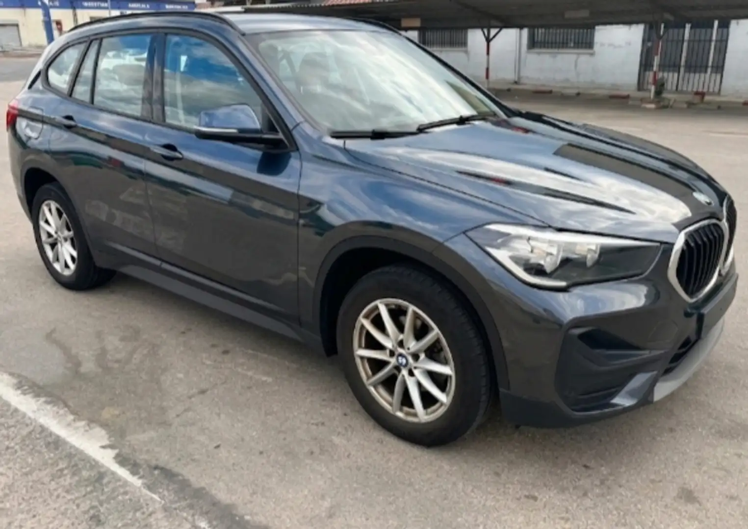 BMW X1 sDrive 16d Business Gris - 1