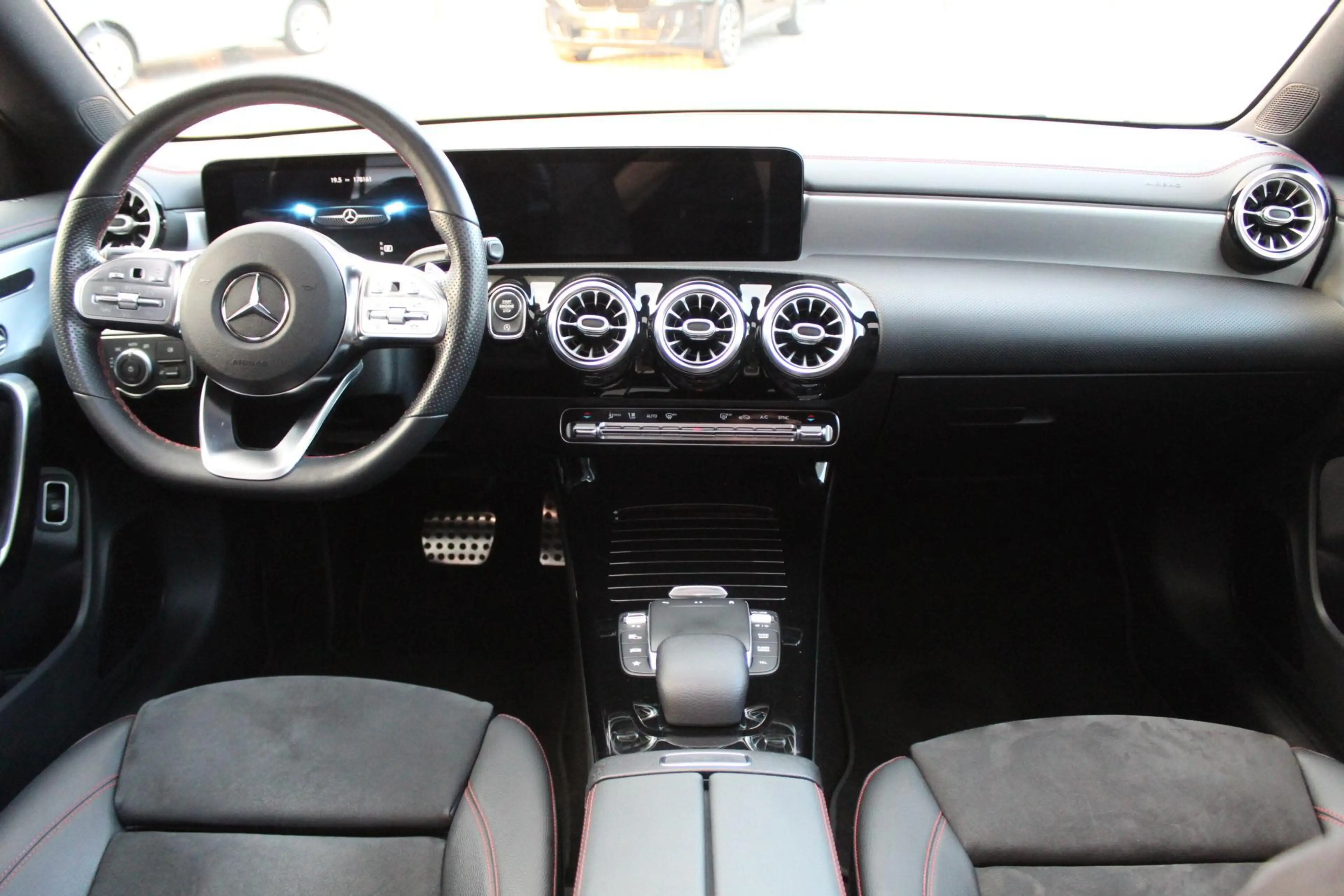 Mercedes-Benz CLA 200 AMG/Pano/Sfeer/Memory/19inch — photo 10