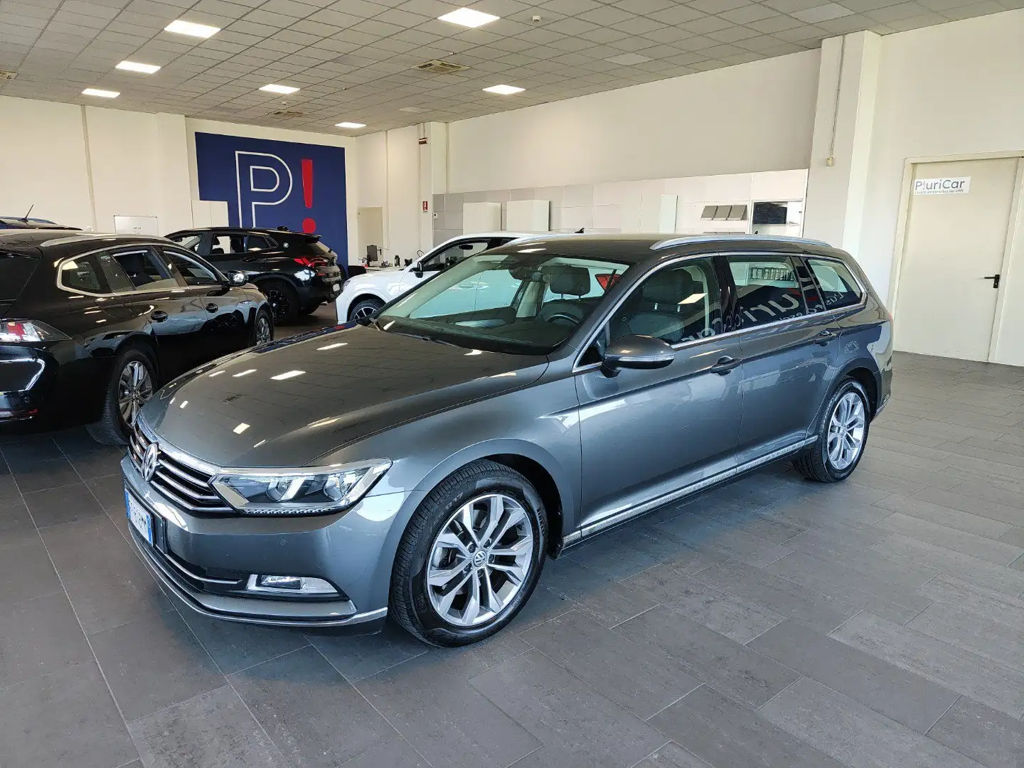 Volkswagen Passat Variant 2.0 TDI 190 CV Highline DSG Navi Fari LED Gris - 1