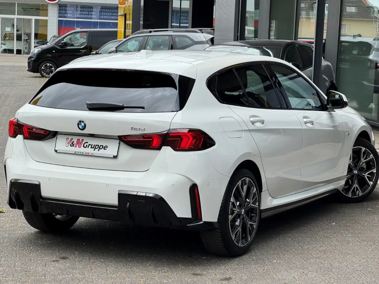 BMW 118 D M-SPORT NAVI KAMERA H/K KOMF-ZUG ADAPT-LED Weiß - 2