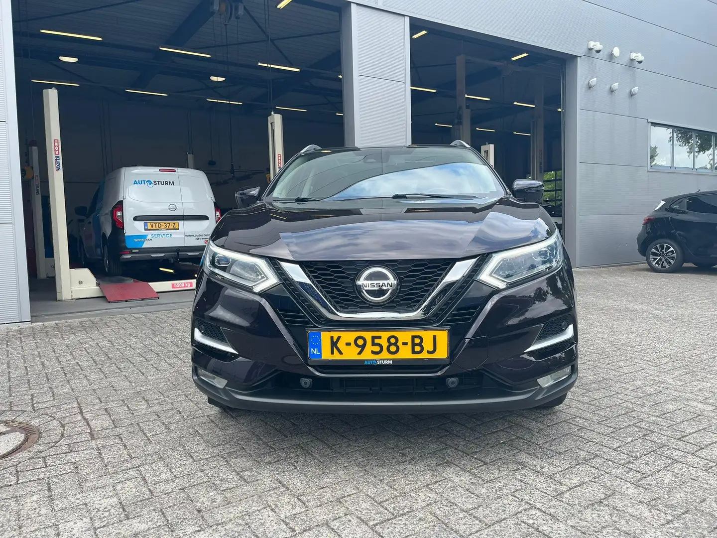 Nissan Qashqai 1.3 DIG-T Tekna Paars - 2