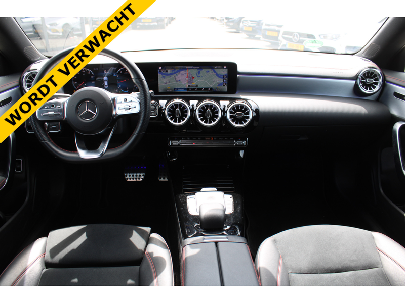 Mercedes-Benz CLA 180 AUT7 AMG Line NIGHT PAKKET PANORAMADAK SFEER KEY-L — photo 2