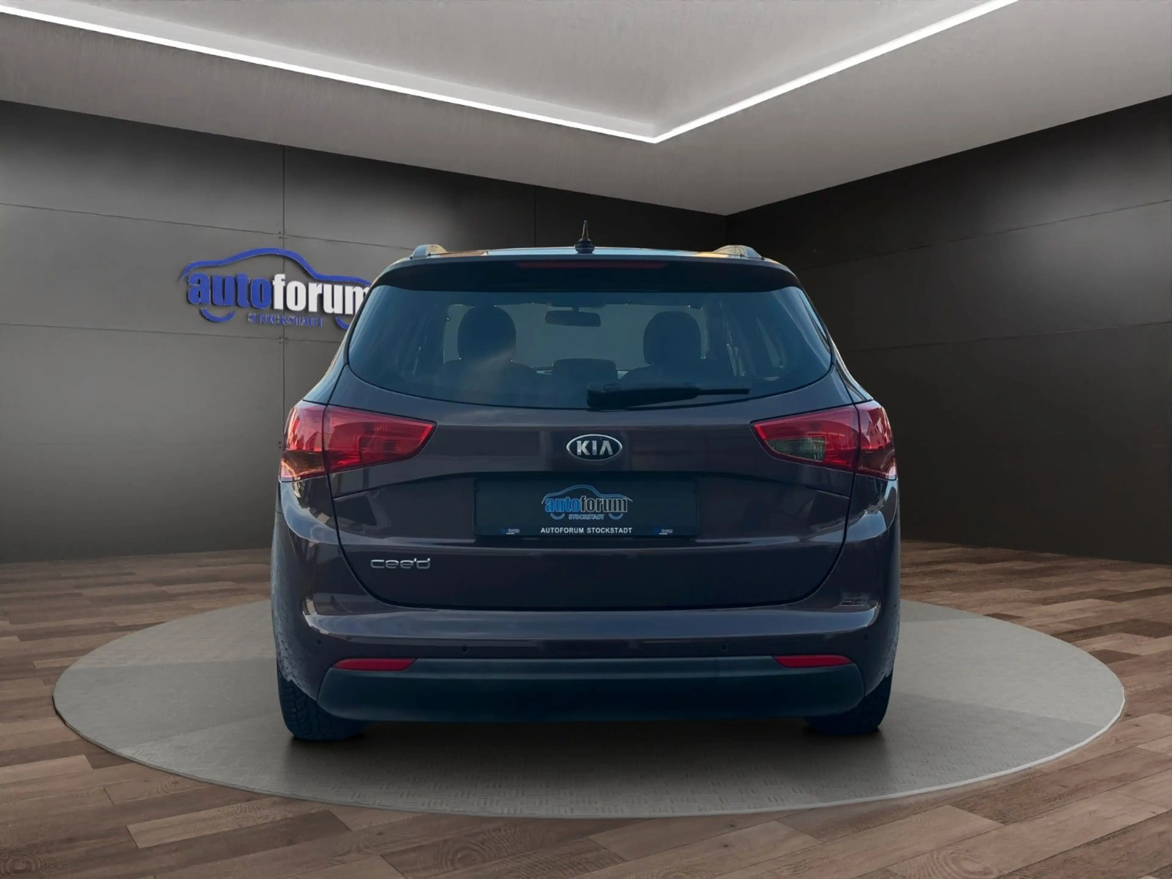 Kia Ceed SW / cee'd SW Ceed SW FIFA World Cup Edition NAVI°CARPLAY°SHZ — photo 5
