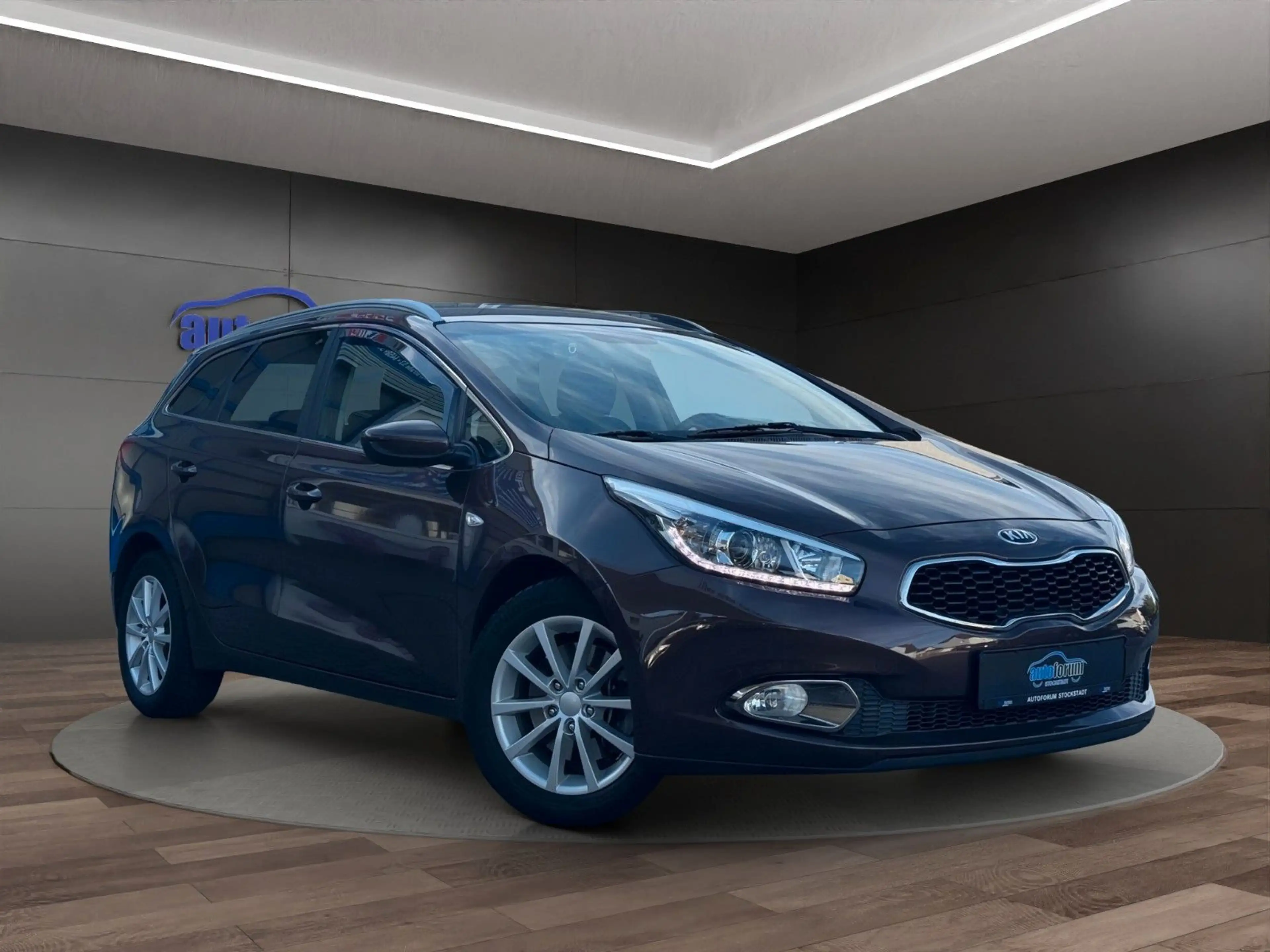 Kia Ceed SW / cee'd SW Ceed SW FIFA World Cup Edition NAVI°CARPLAY°SHZ — photo 3
