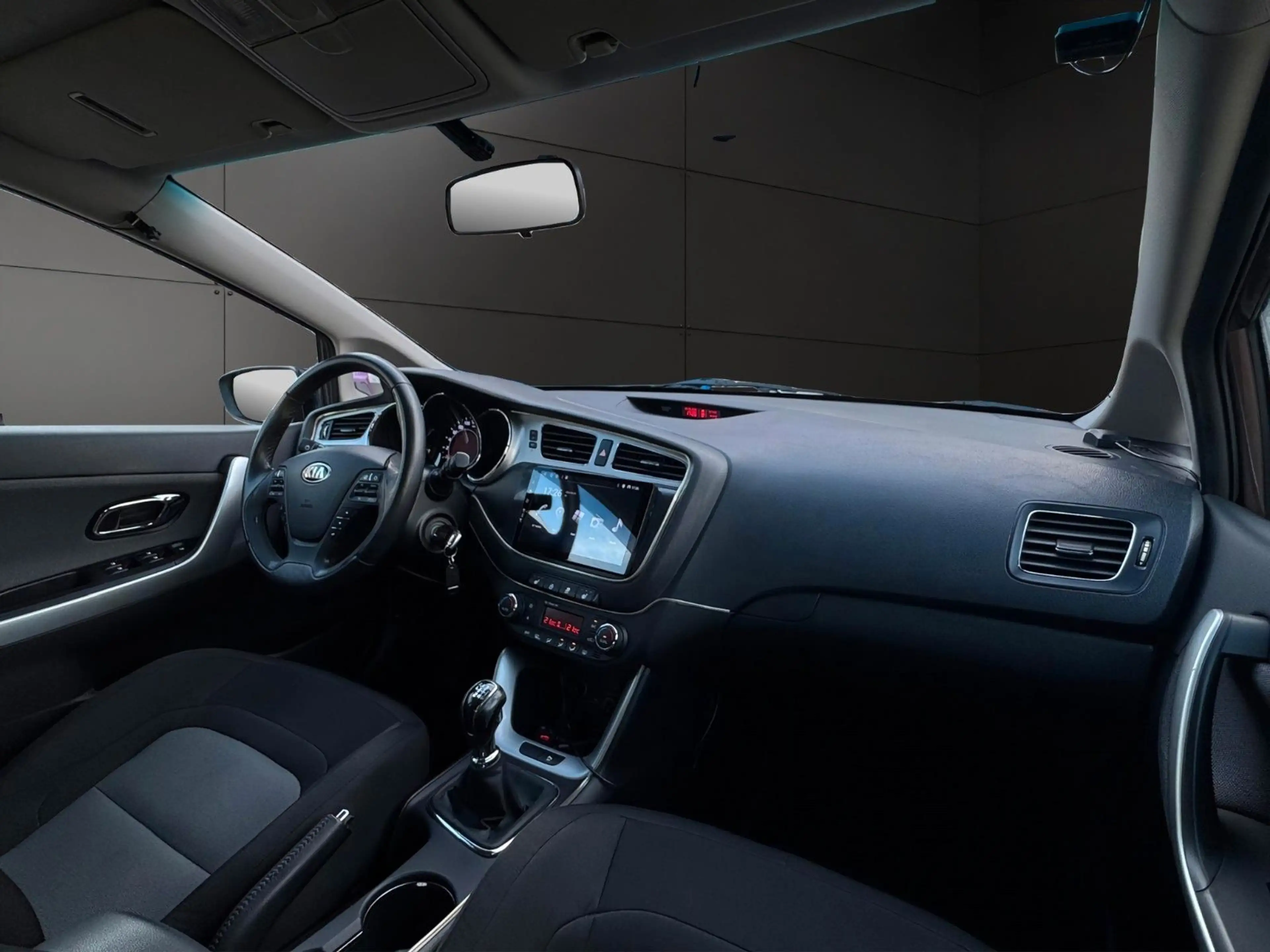 Kia Ceed SW / cee'd SW Ceed SW FIFA World Cup Edition NAVI°CARPLAY°SHZ — photo 14