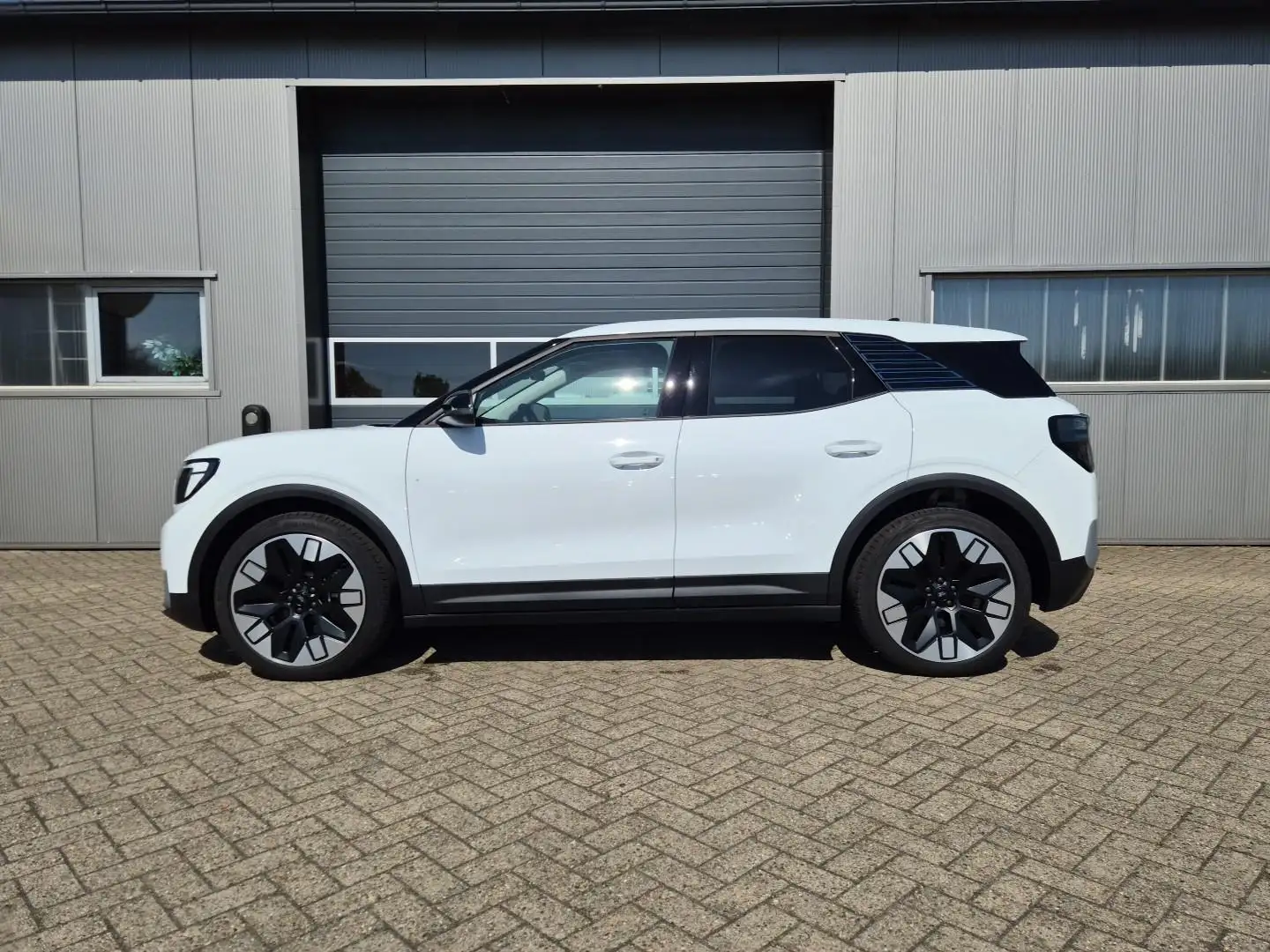 Ford Explorer Limited Edition (Extended Range 79kWh) 204PS Au... Weiß - 2