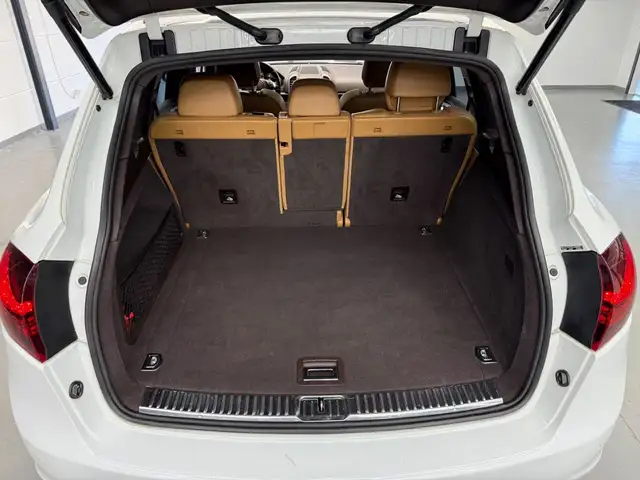 Porsche Cayenne view 9
