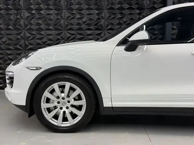 Porsche Cayenne view 5
