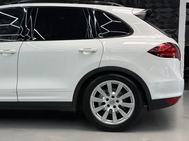 Porsche Cayenne view 6