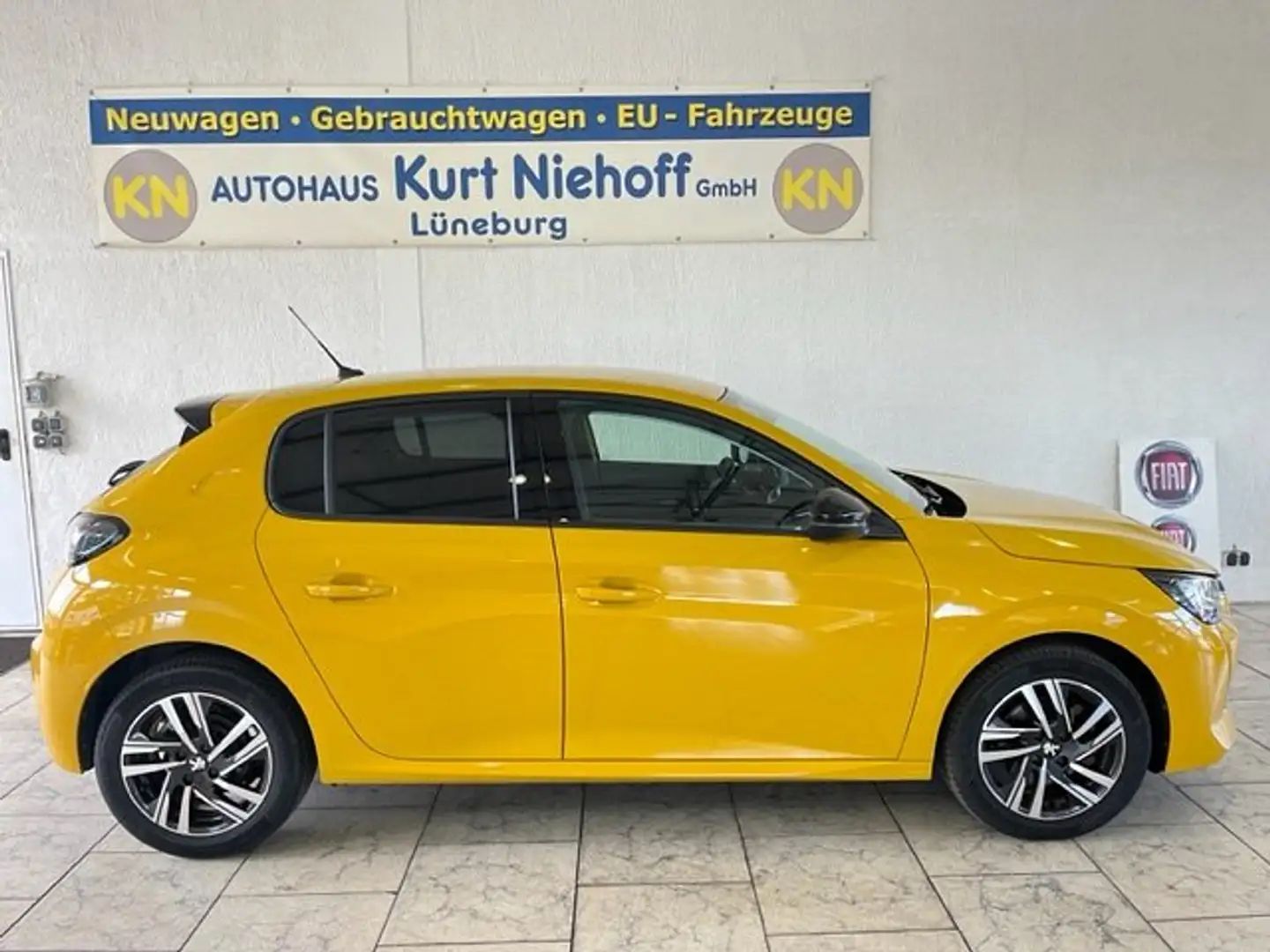 Peugeot 208 Allure 1,2 PureTech 100 +Kamera +Sitzheizung +PDC Gelb - 1