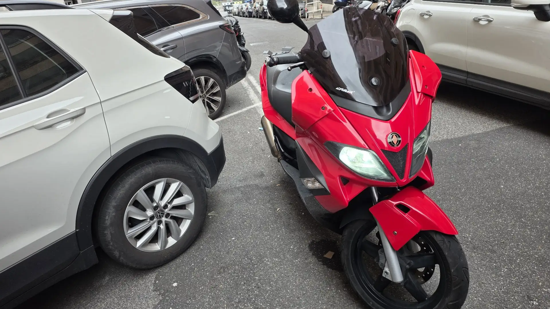Gilera Nexus 300 Rouge - 2