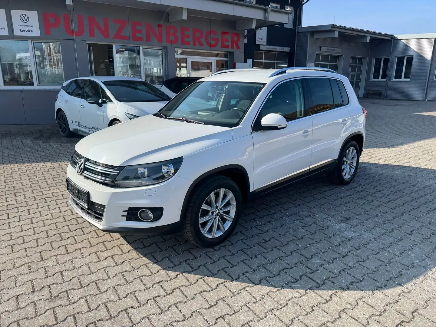 Volkswagen Tiguan Sport & Style TDI BMT Weiß - 1