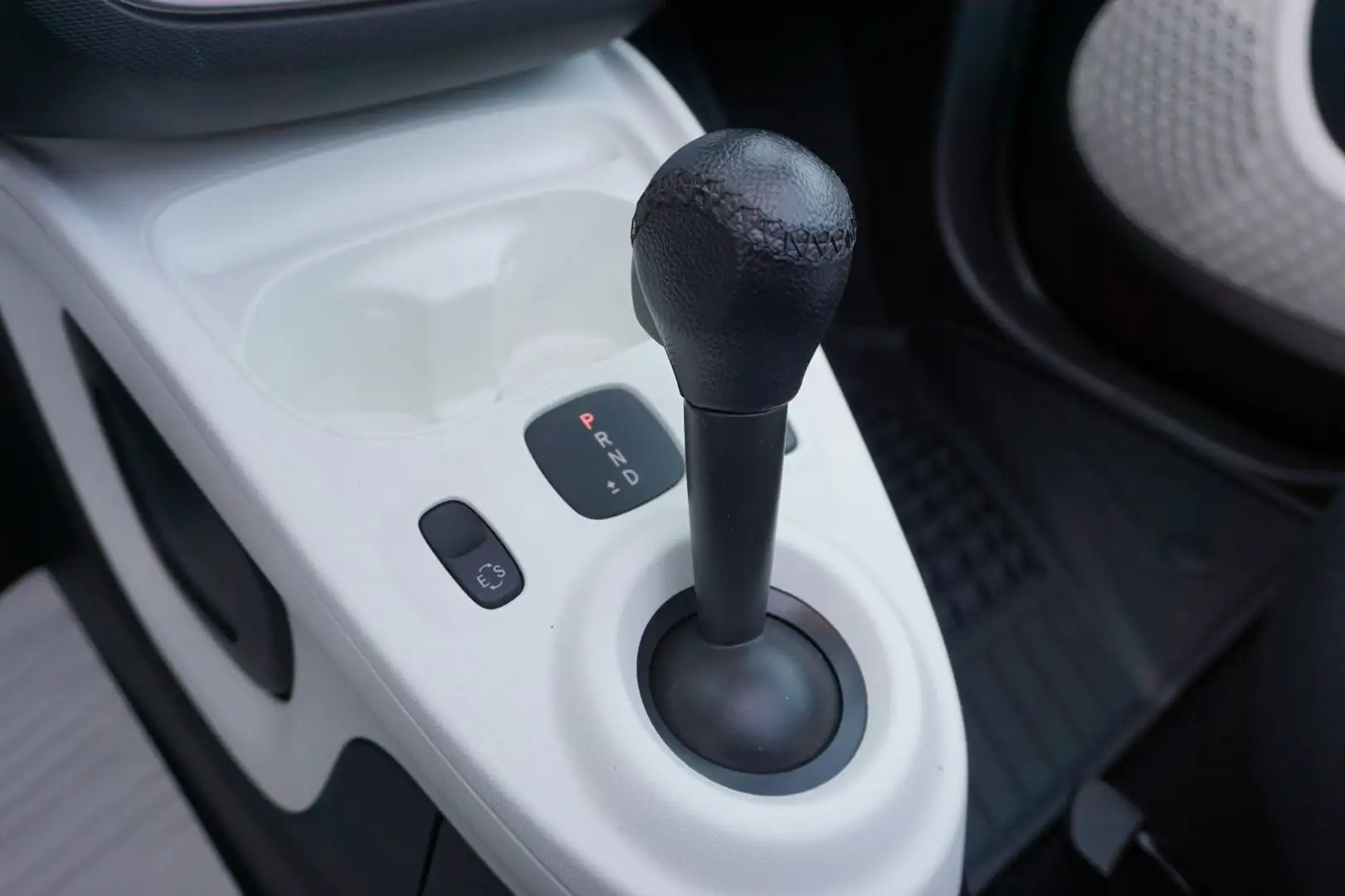 smart forTwo fortwo cabrio Autom. *90PS*PDC*Sitzheizung* Rot - 2