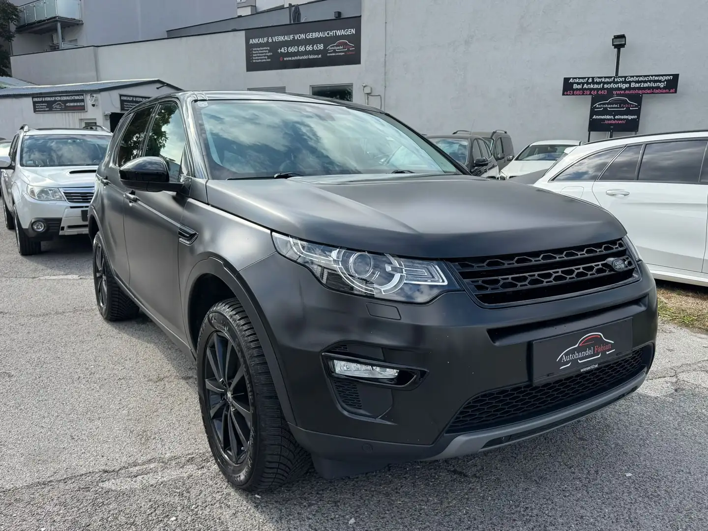 Land Rover Discovery Sport 2,0 SD4 Allrad Autom. 179PS 1.Hand Parkhilfe Navi Noir - 1