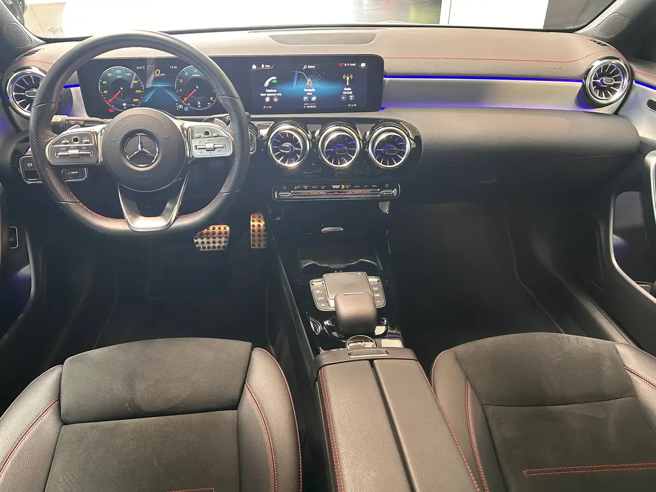 Mercedes-Benz CLA 180 AMG Line, миниатюра 8