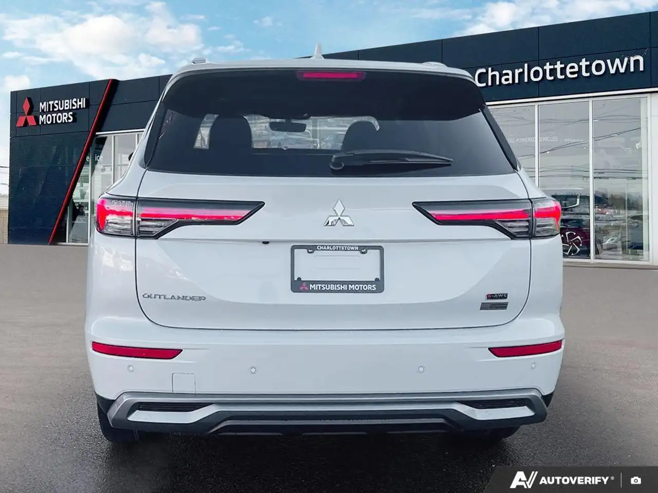 Mitsubishi Outlander снимка Mitsubishi Outlander