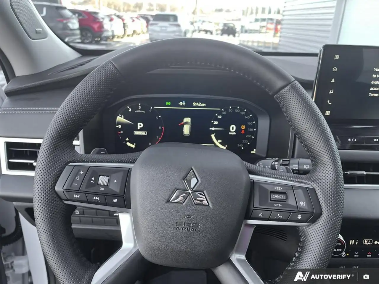 Mitsubishi Outlander снимка Mitsubishi Outlander