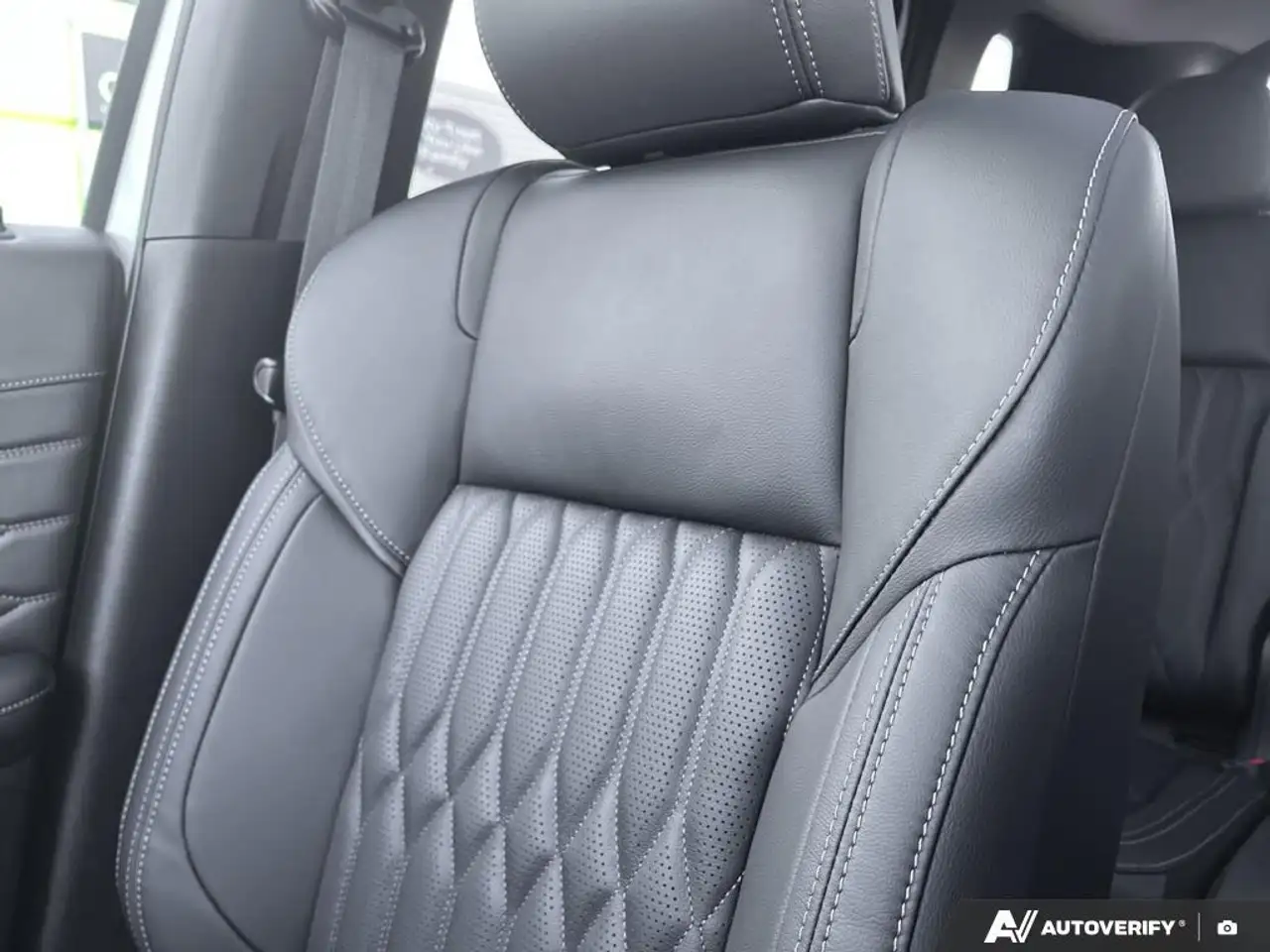 Mitsubishi Outlander снимка Mitsubishi Outlander