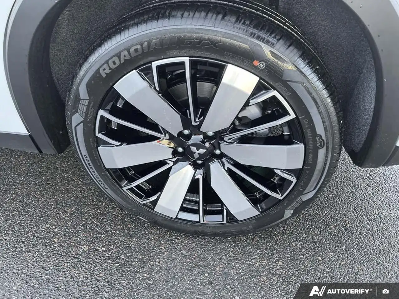 Mitsubishi Outlander снимка Mitsubishi Outlander